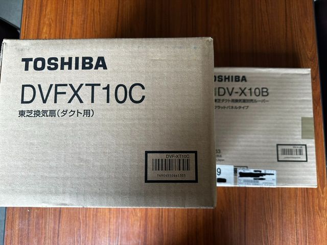 TOSHIBA　換気扇DVFXT10C　ﾙｰﾊﾞｰDV-X10B　セット