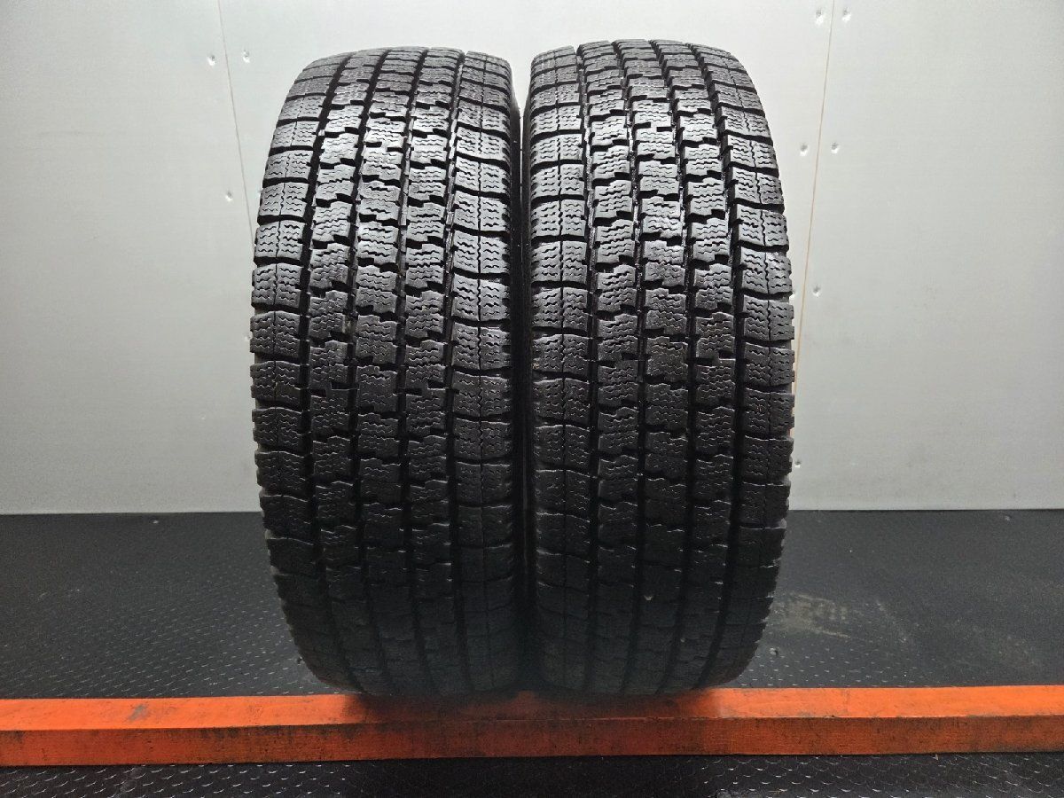 TOYO DELVEX M935 225/70R16 117/115N LT 16インチ ライトトラック用 スタッドレス 2本 23年製 バリ溝 キャンター等　(STT231)