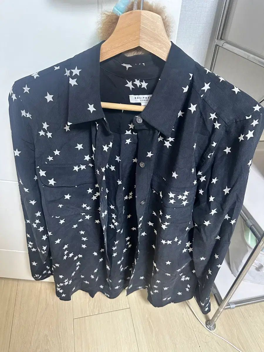 Equipment 星柄シャツ ブラック シルク