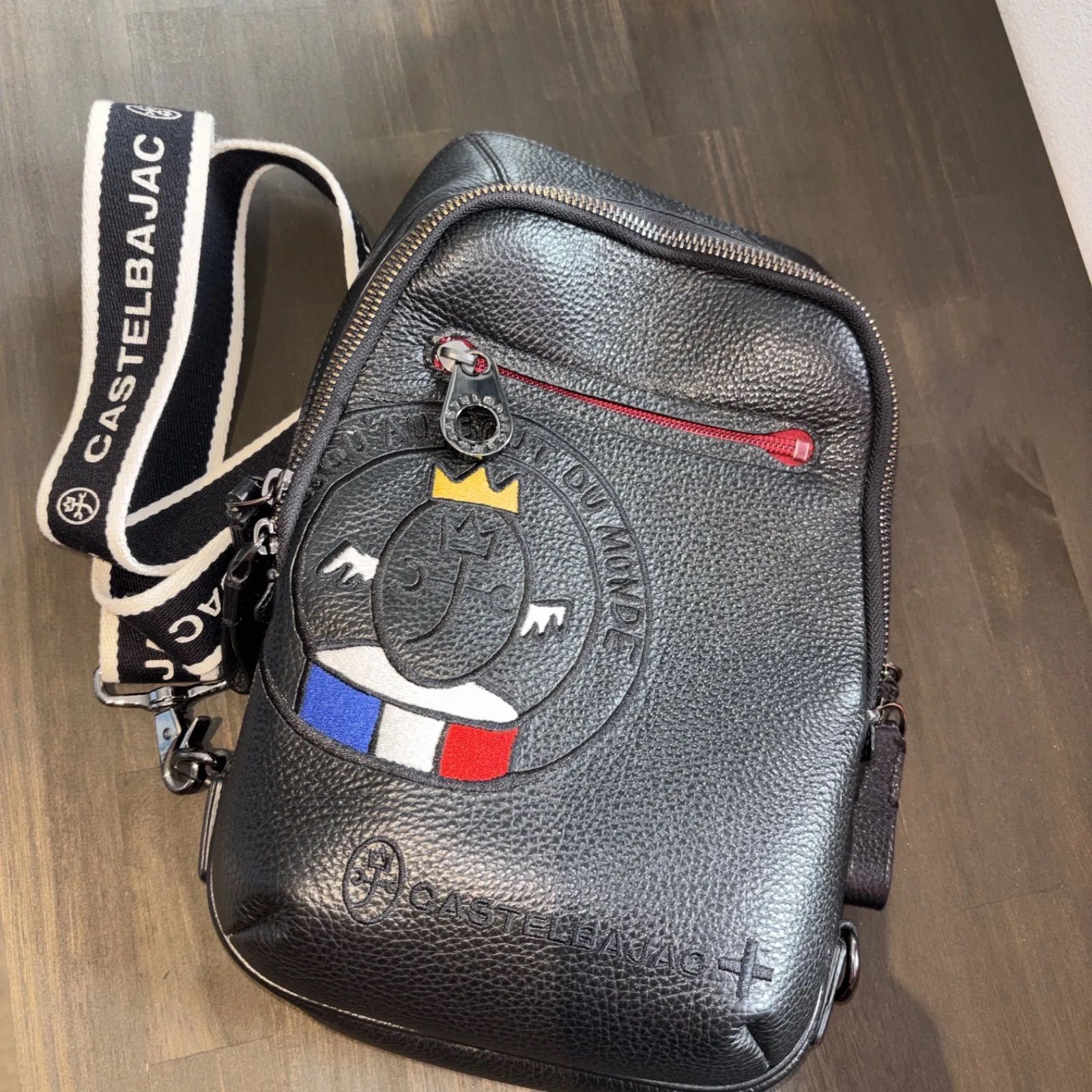 【CASTELBAJAC】カステルバジャックブラック　ボディバッグ【極美品】