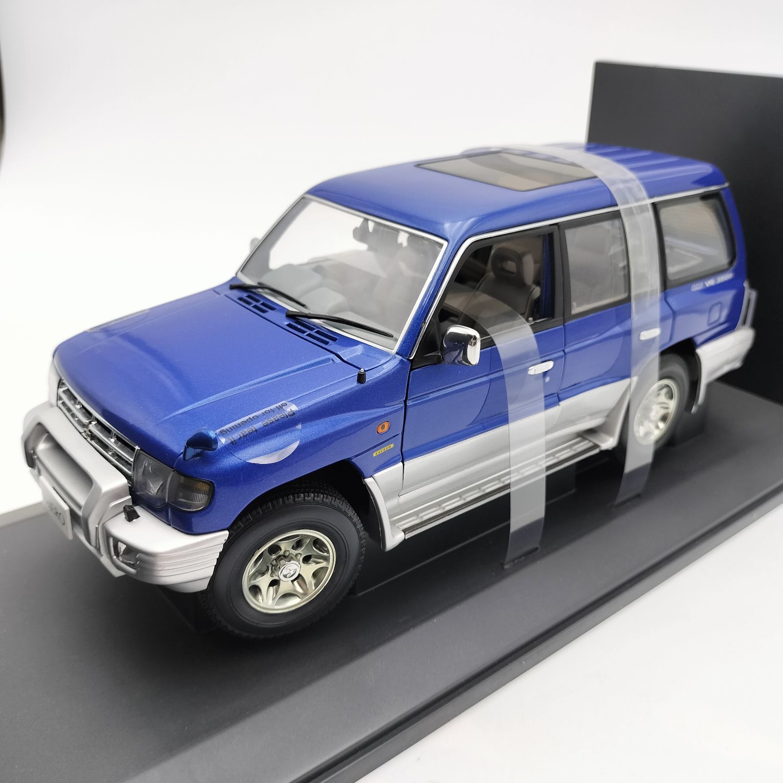 【固定テープ付】AUTOart 1/18 三菱 パジェロ ブルー GDI V6 3500 ツートン オートアート MITSUBISHI PAJERO