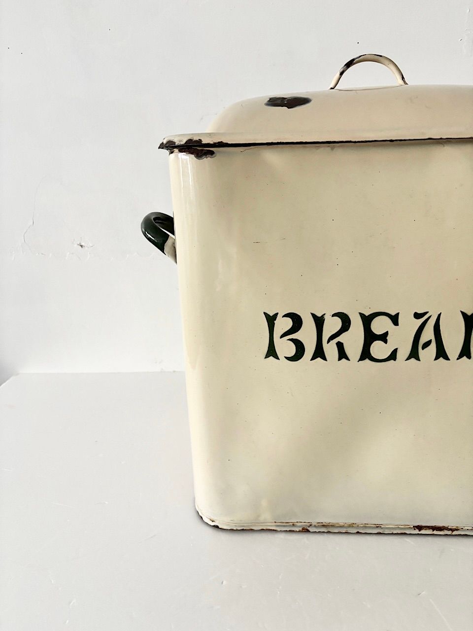 ビンテージ ホーロー ブレッド缶 BREAD缶③ キッチン・食器 【英アンティーク 】ホーロー ブレッド缶 BREAD 蓋付き