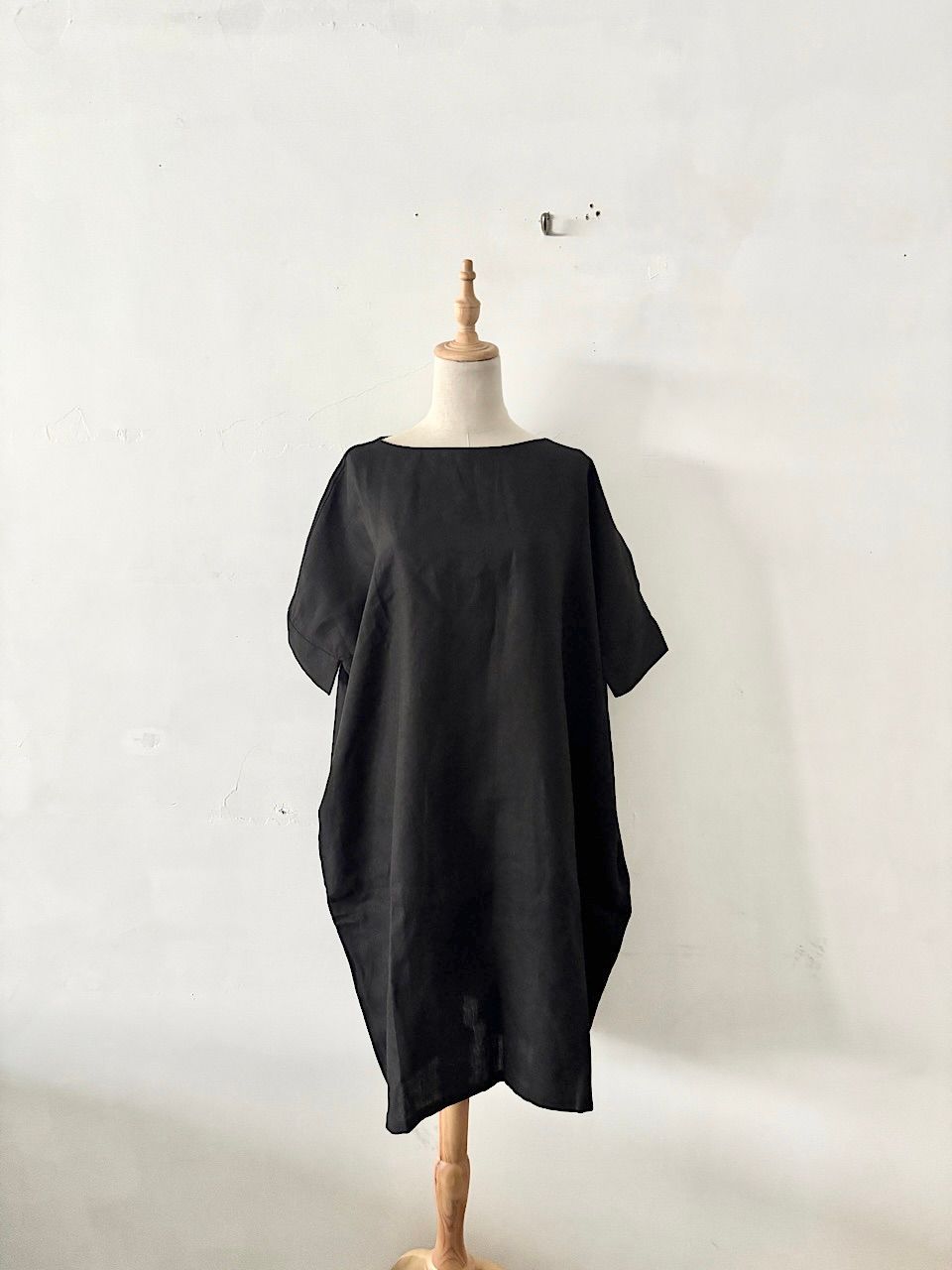 【美品】Honnete オネット リネン ボートネック ロングワンピース ブラック ポーランド製