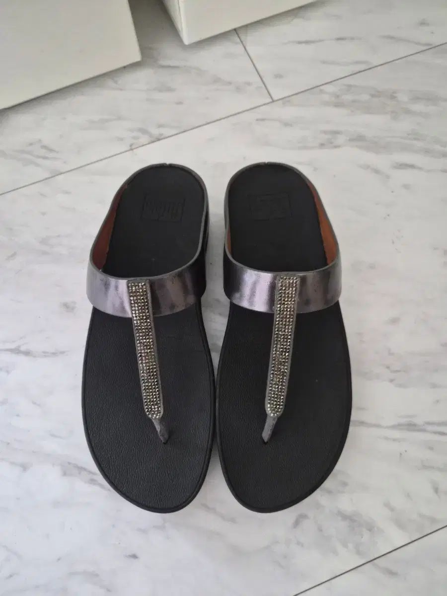 FITFLOP サイズ250 サイズ255 ほぼ新品 半額配送 無料