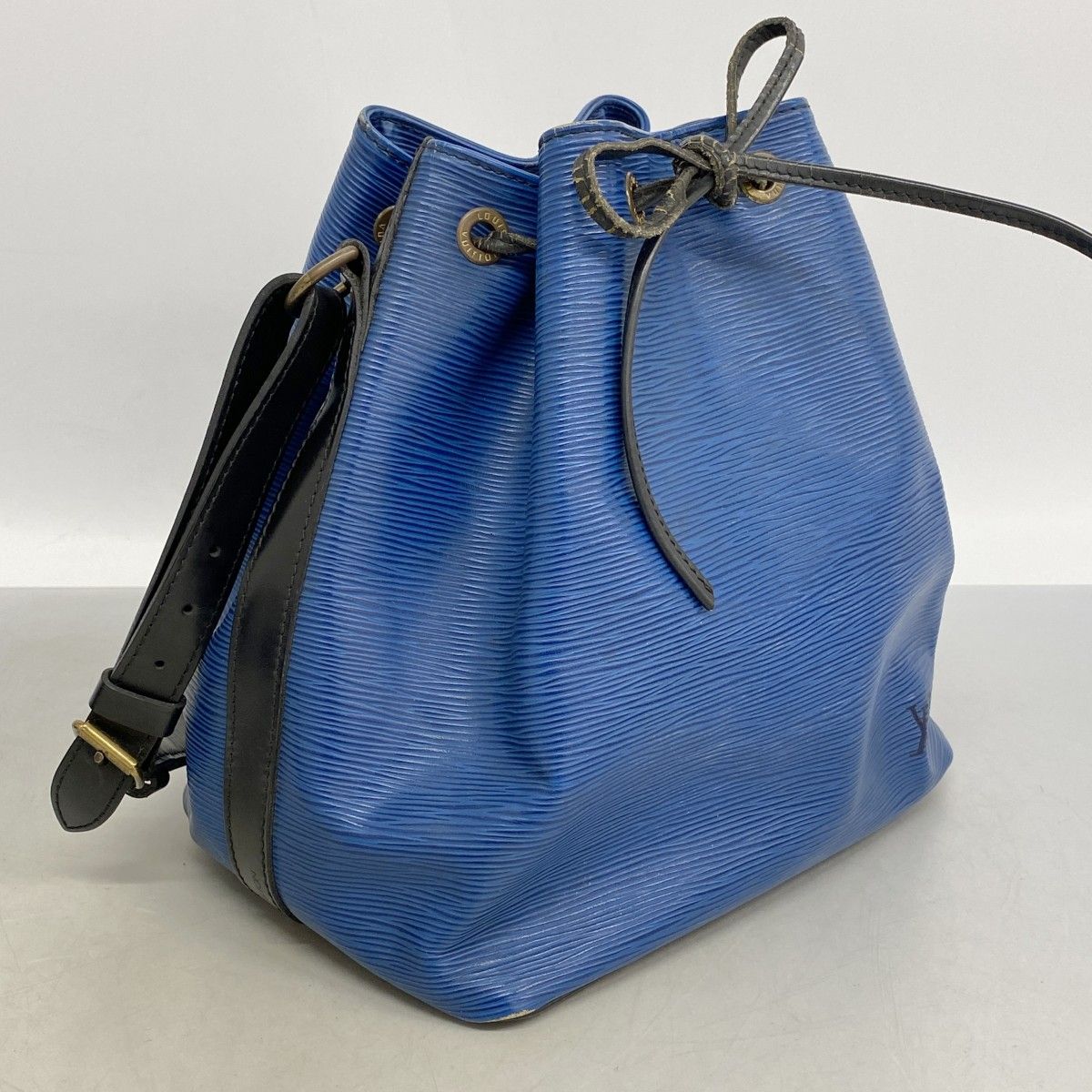 【6ed3885-k】ルイヴィトン ショルダーバッグ エピ プチノエ M44152 トレドブルー/ノワール【中古】レディース