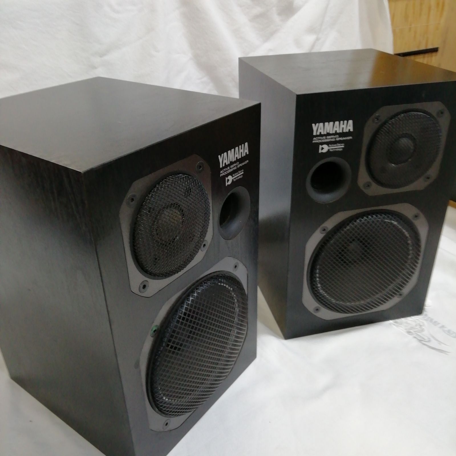 送料無料YAMAHA AST-S1 1989 スタンド型スピーカー ペアジャンク ジャンク品】 YAMAHA ヤマハ AST-S1 スピーカーペア! 天面キズあり