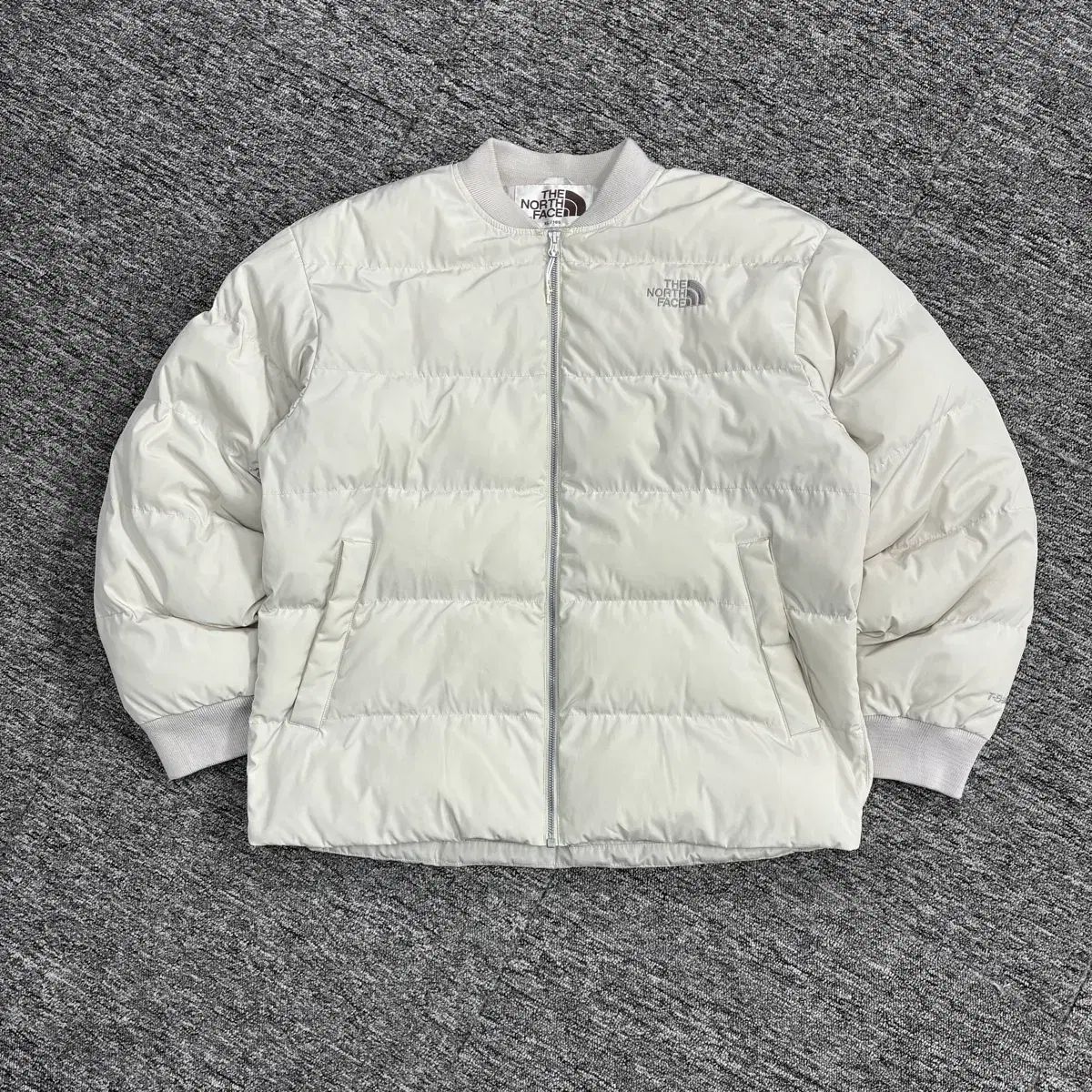 THE NORTH FACE ザノースフェイス 白 クリーム Tシャツ ボール 軽量ダウン XL