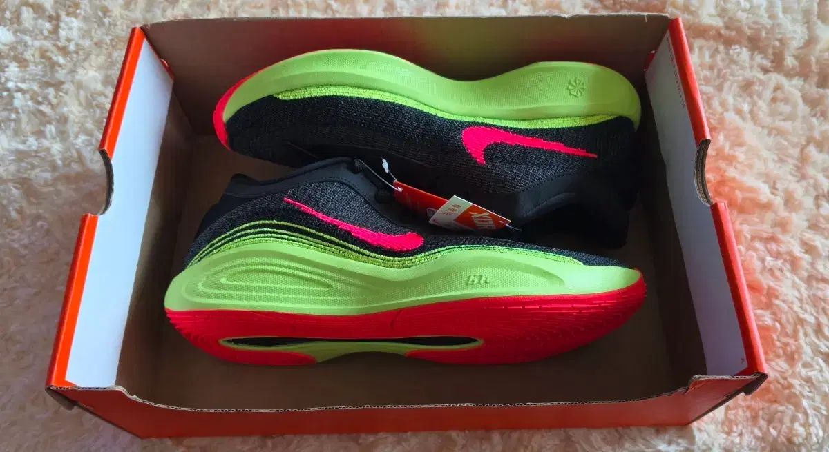 NIKE スニーカー 未使用 新品 出品(265)