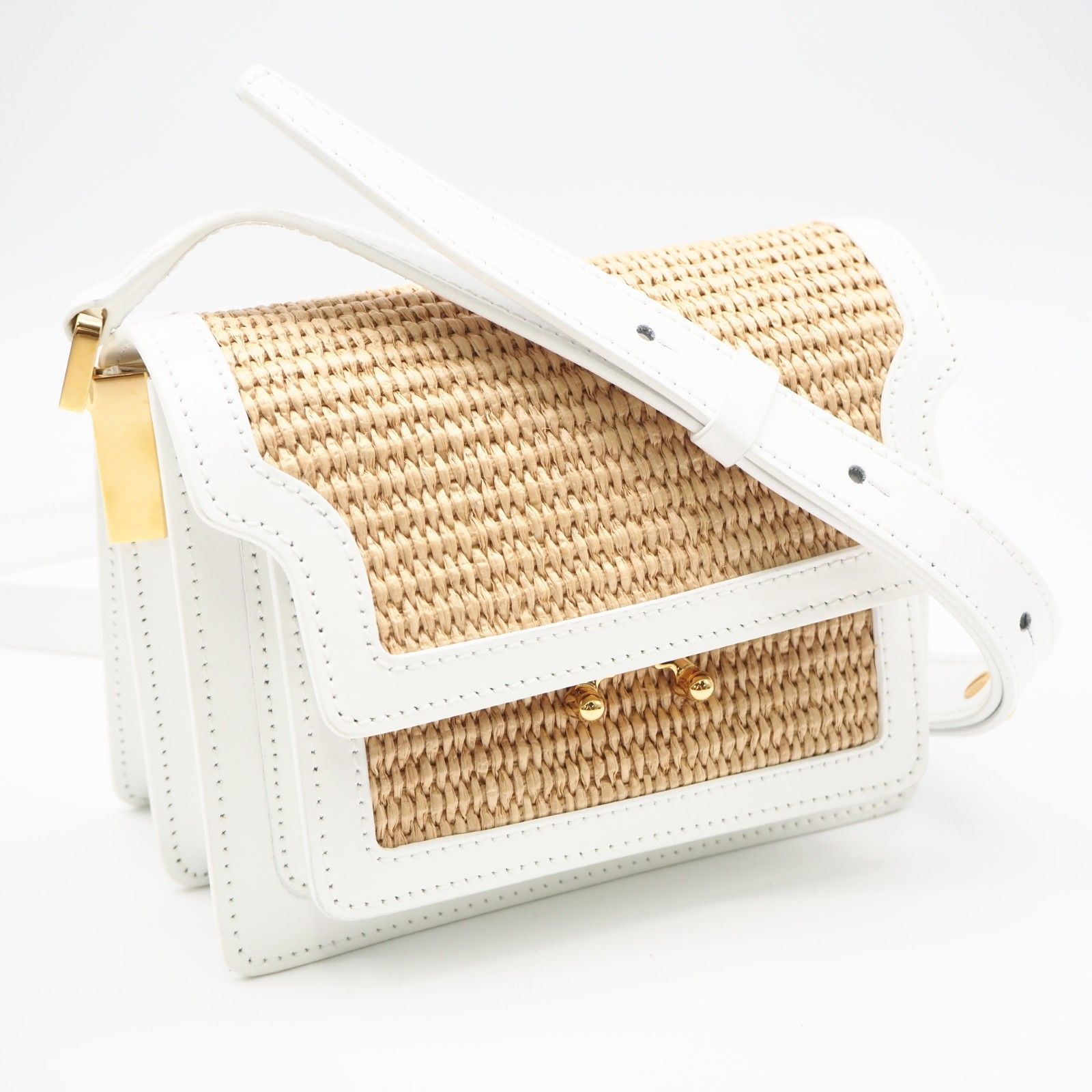 ★3日以内返品可★ 美品 MARNI マルニ カーフレザー トランク ソフト ミディアム SBMP0103Q0 P3860 ショルダーバッグ ホワイト ベージュ カーフレザー ポリアミド レディース