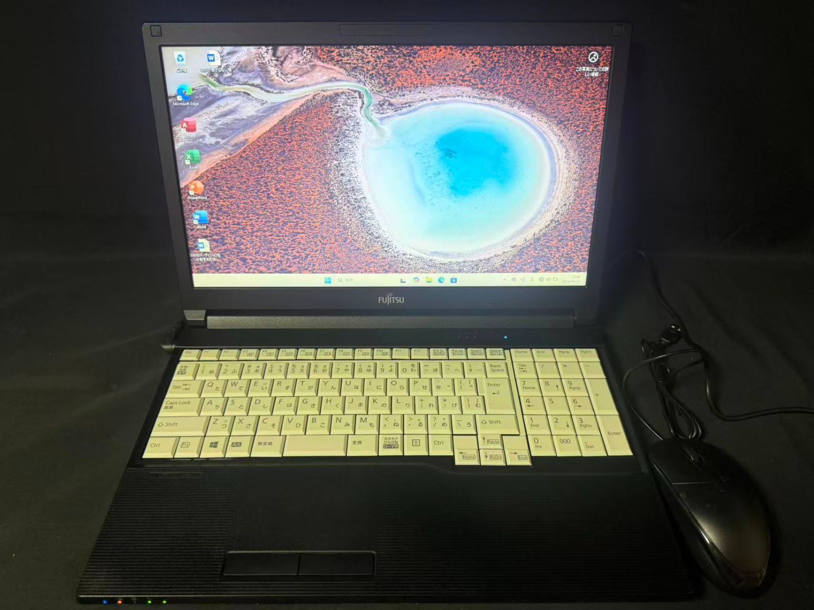 富士通 LIFEBOOK A579/A Core i5-8265U/メモリ16GB/SSD512GB/Windows11/15.6インチ/送料無料/激安