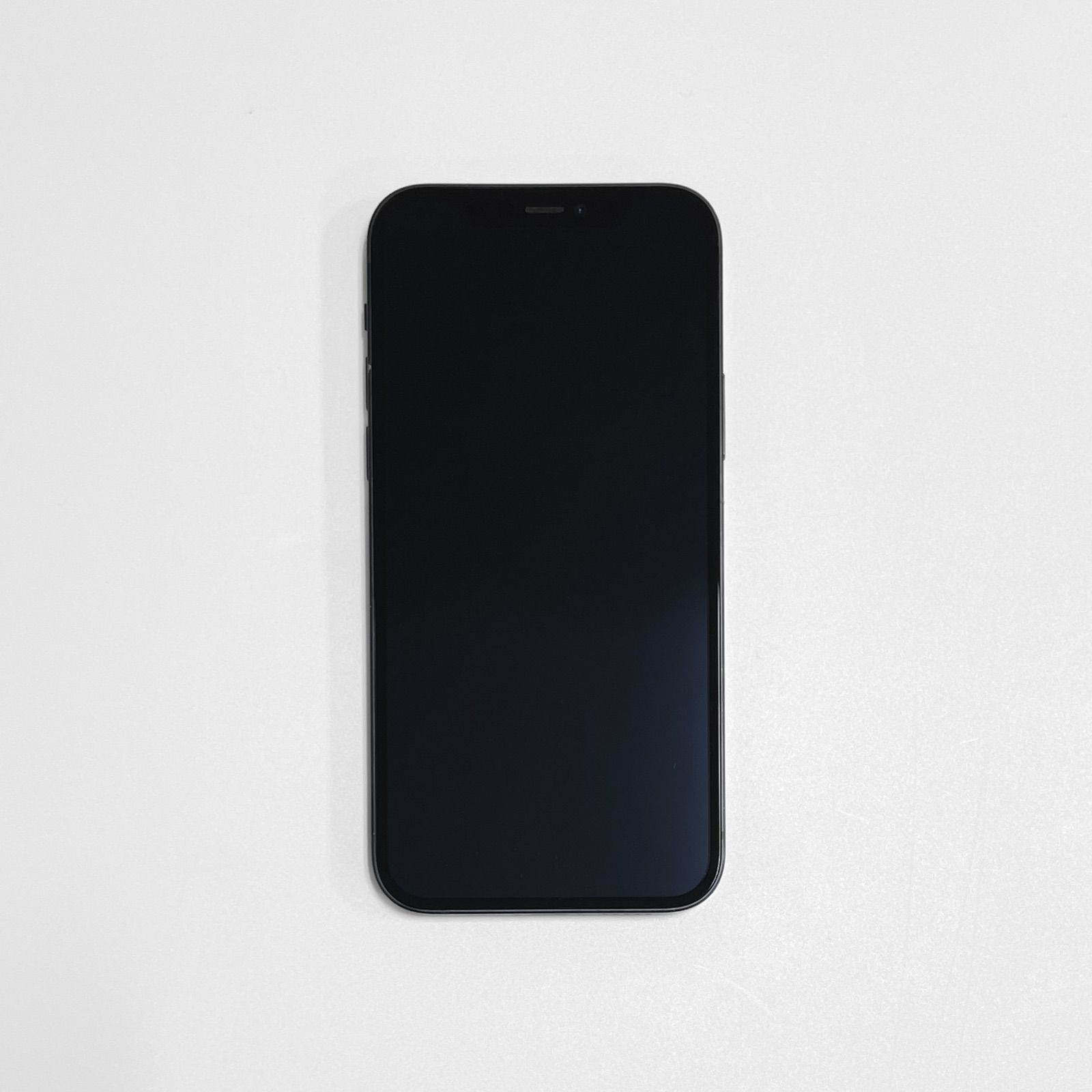中古】iPhone12 64GB ブラック バッテリー84%~89％ docomo iphone 本体