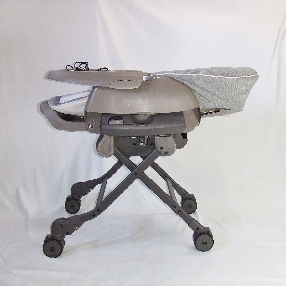 お得っ！厳選中古】美品 電動 ハイローチェア Combi コンビ ネムリラ 