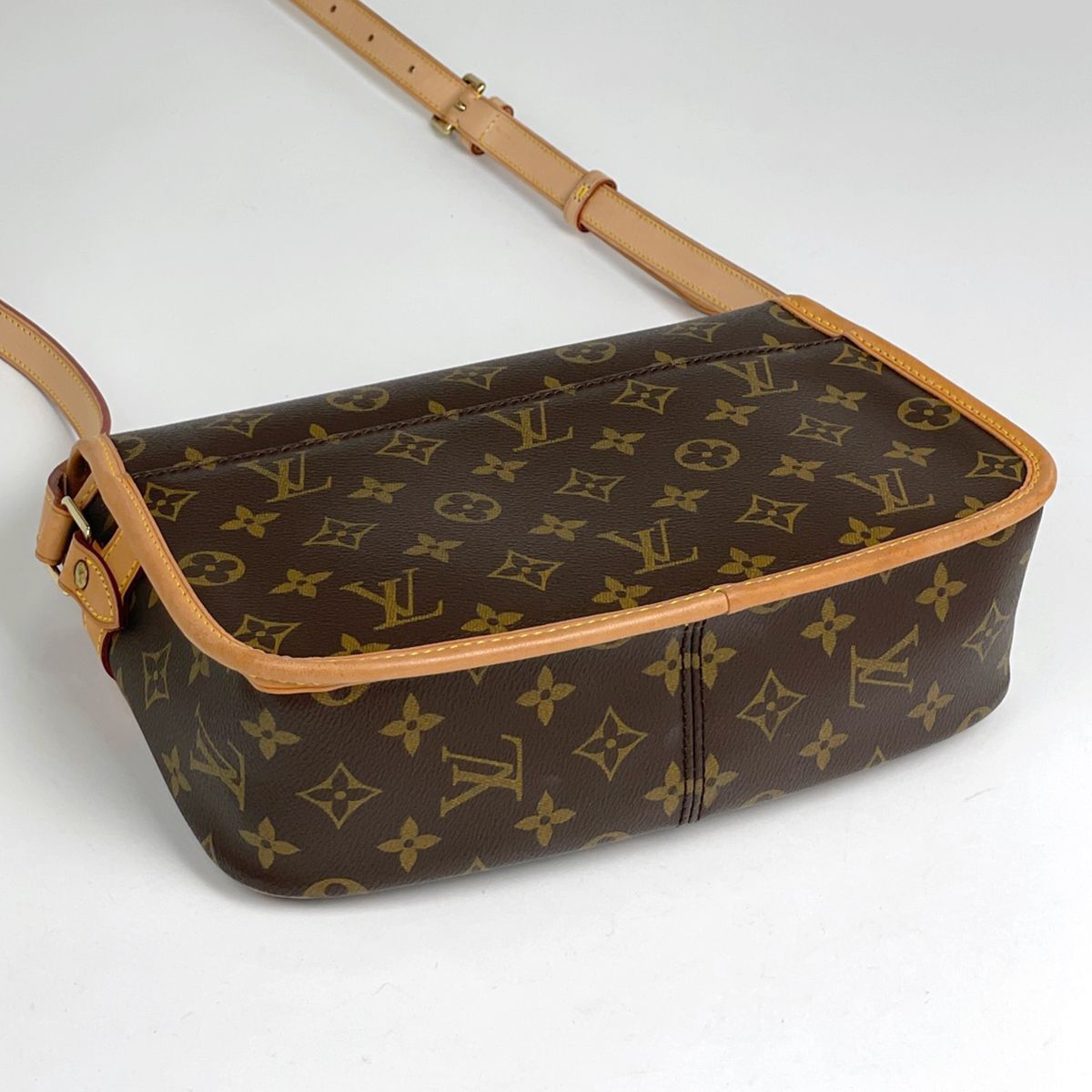 ルイ・ヴィトン Louis Vuitton ソローニュ 斜め掛け ショルダーバッグ 