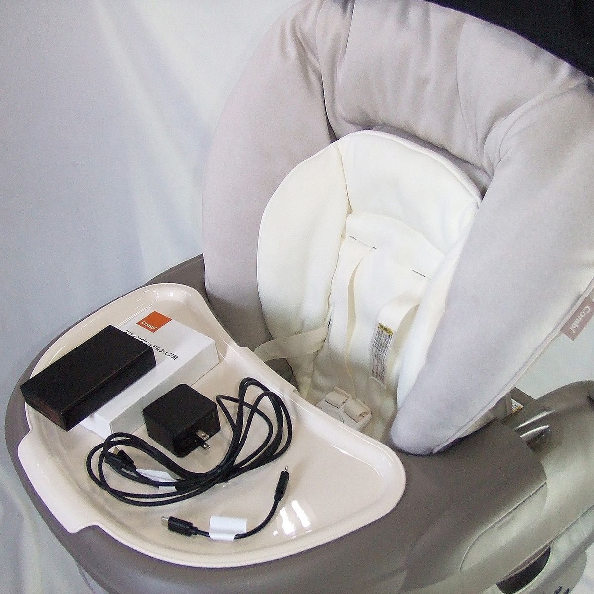 お得っ！厳選中古】美品 電動 ハイローチェア Combi コンビ ネムリラ 