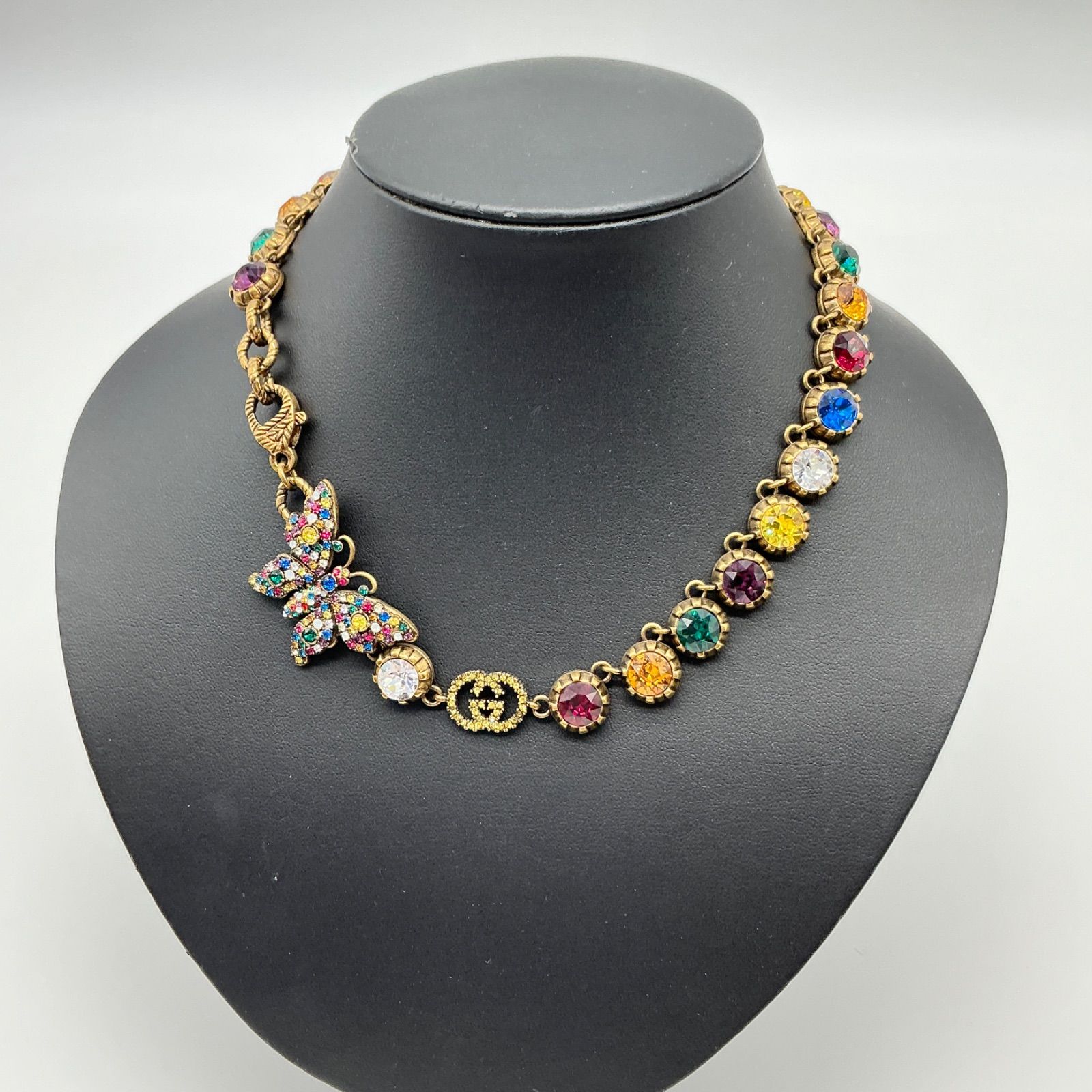 希少 GUCCI グッチ インターロッキング GGロゴ バタフライ カラーストーン ネックレス アクセサリー ゴールド マルチカラー カラフル レインボー 蝶 【中古】ABランク　5_456