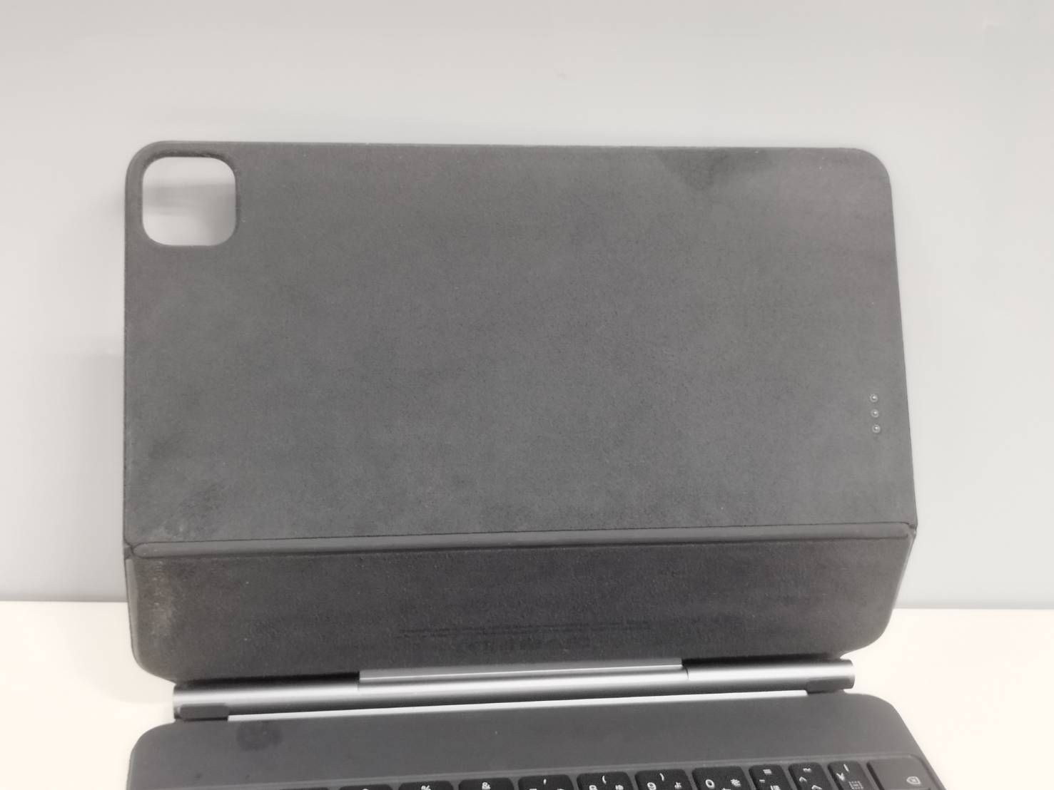 iPad Magic Keyboard/11インチ/A2261/日本語配列〈MXQT2J/A〉