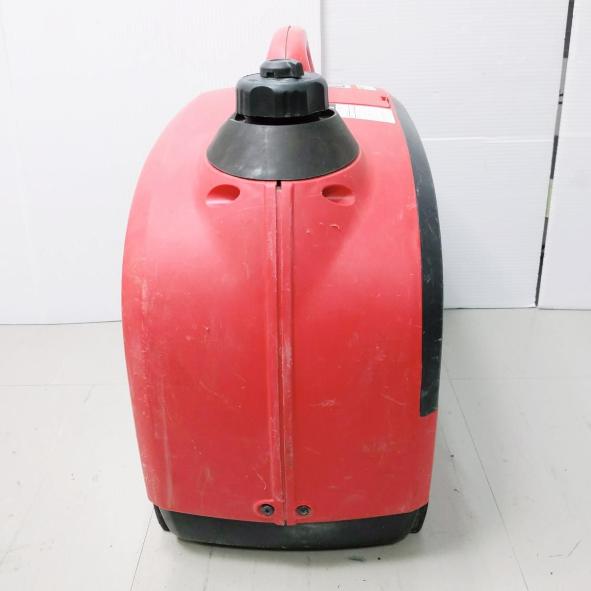 中古品】Shindaiwa 新ダイワ インバーター発電機 iEG900M〇YR-54952〇 