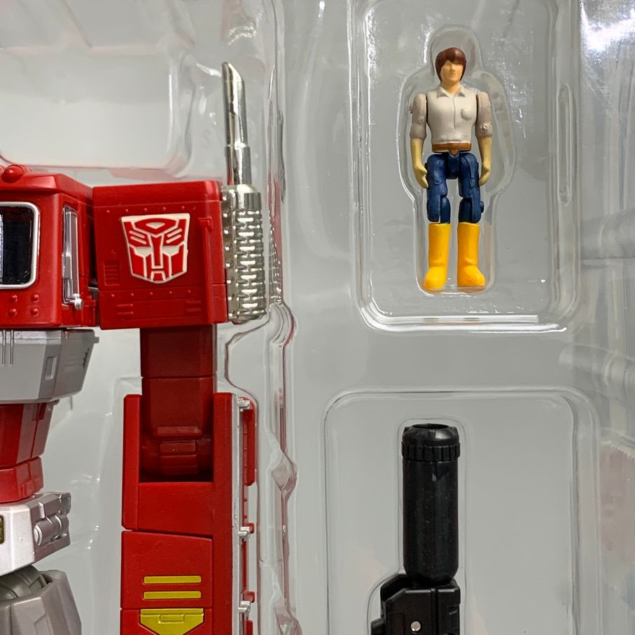 中古品】 MP-10 コンボイ Ver.2.0 タカラトミー トランスフォーマー