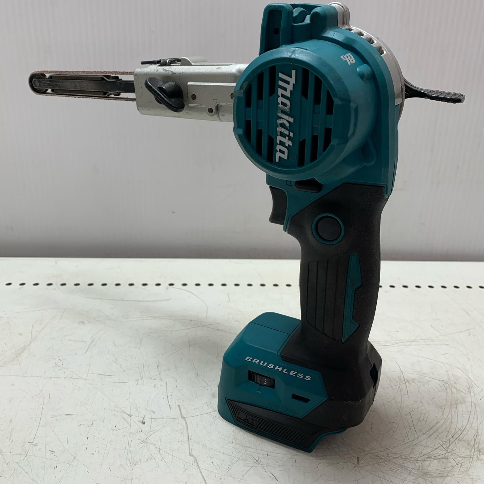 MAKITA マキタ 9mm充電式ベルトサンダ BS180D ブルー