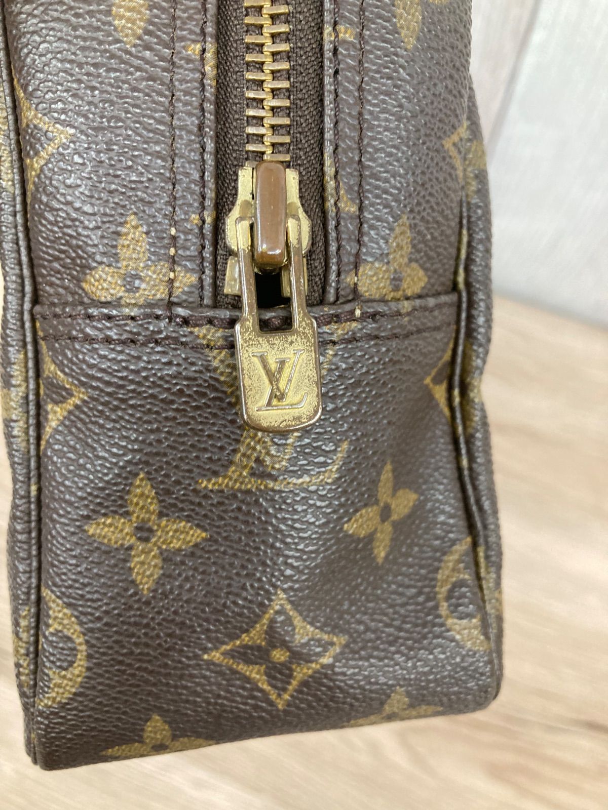 LOUIS VUITTON ルイヴィトン トゥルーストワレット ポーチ モノグラム