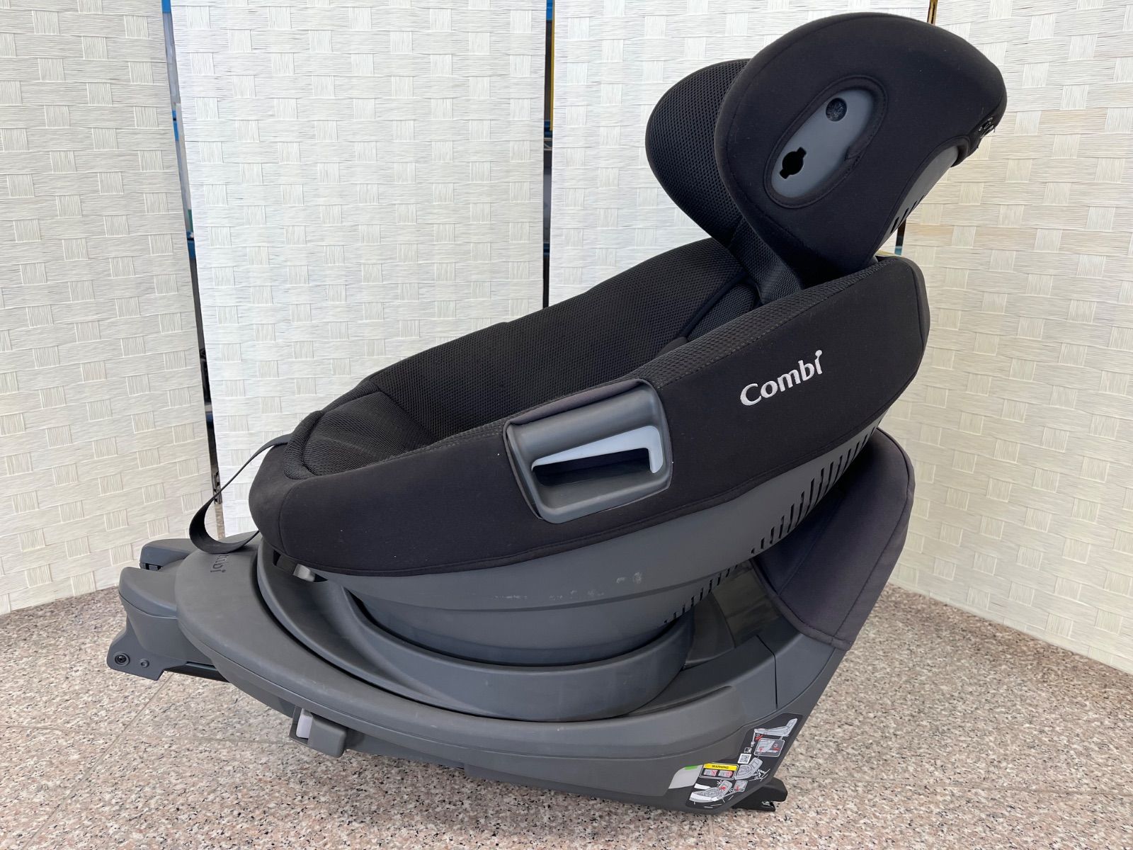 ☆美品 Combi コンビ THE S CG-TRL チャイルドシート 回転式 エッグ