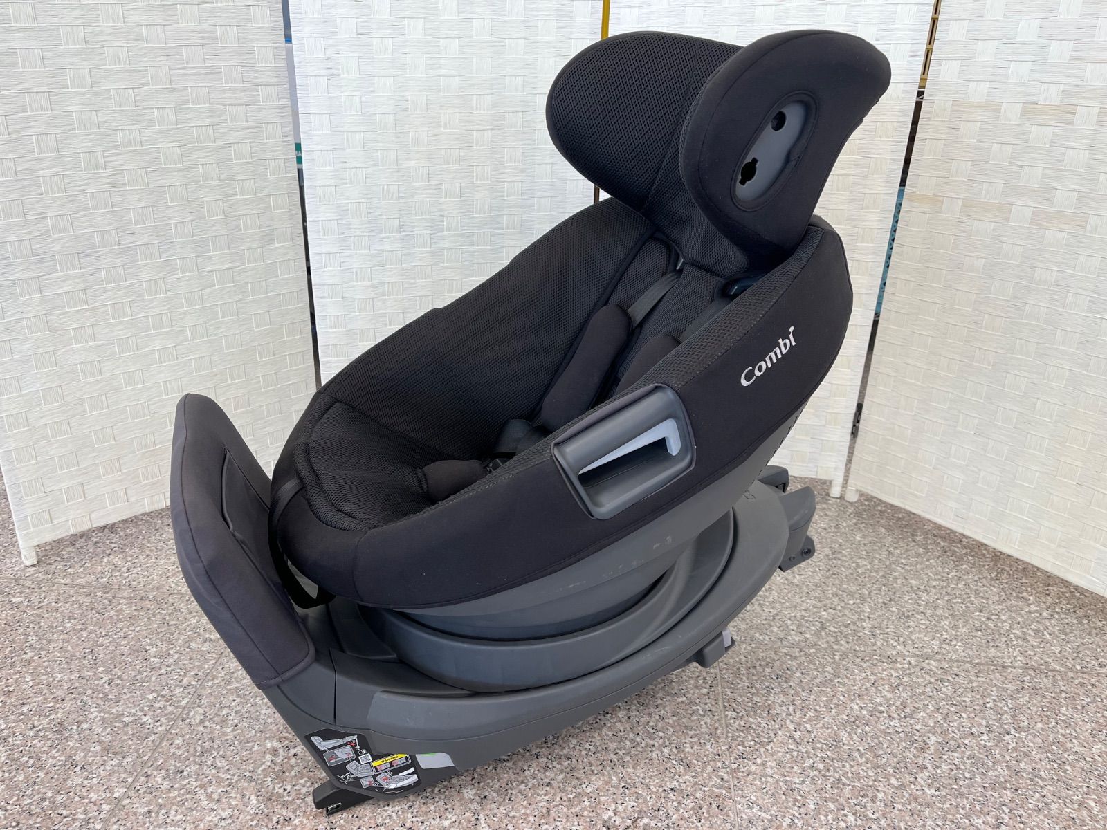 ☆美品 Combi コンビ THE S CG-TRL チャイルドシート 回転式 エッグ