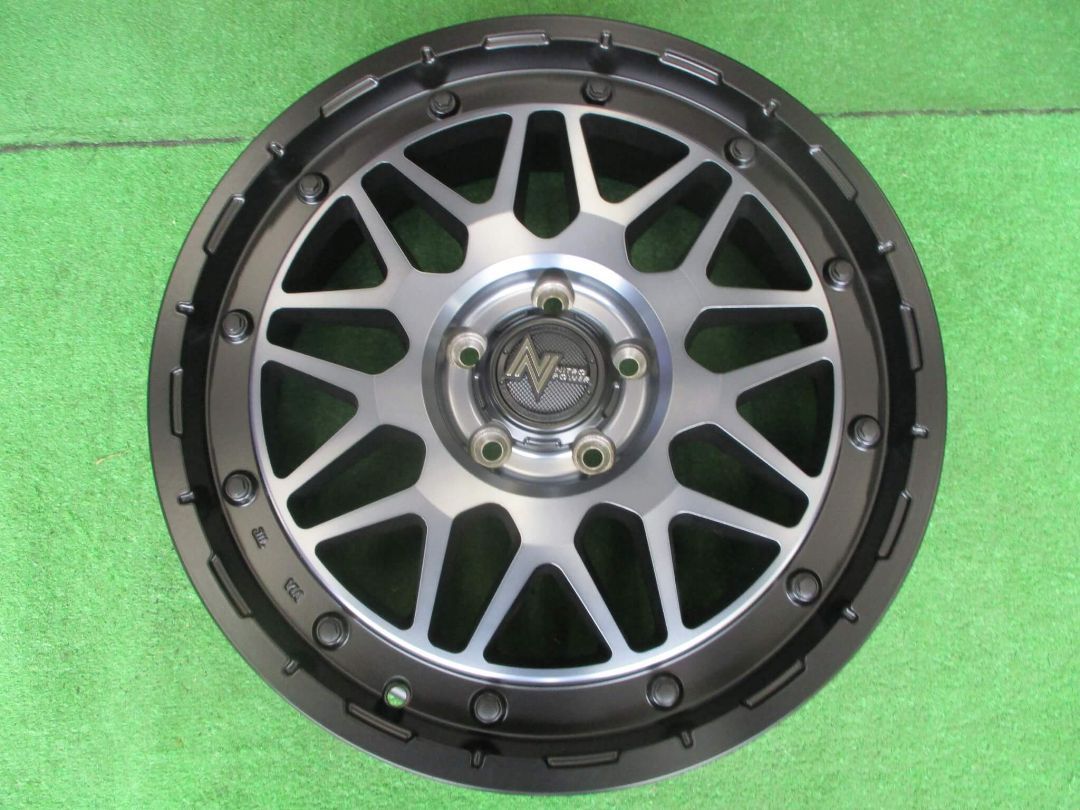 新型エクストレイル　アウトランダーなどに！　ナイトロパワーM29スティンガー　7.0J-18 5H114.3 +40　展示未使用品4本セット！　タイヤのご相談も承ります♪