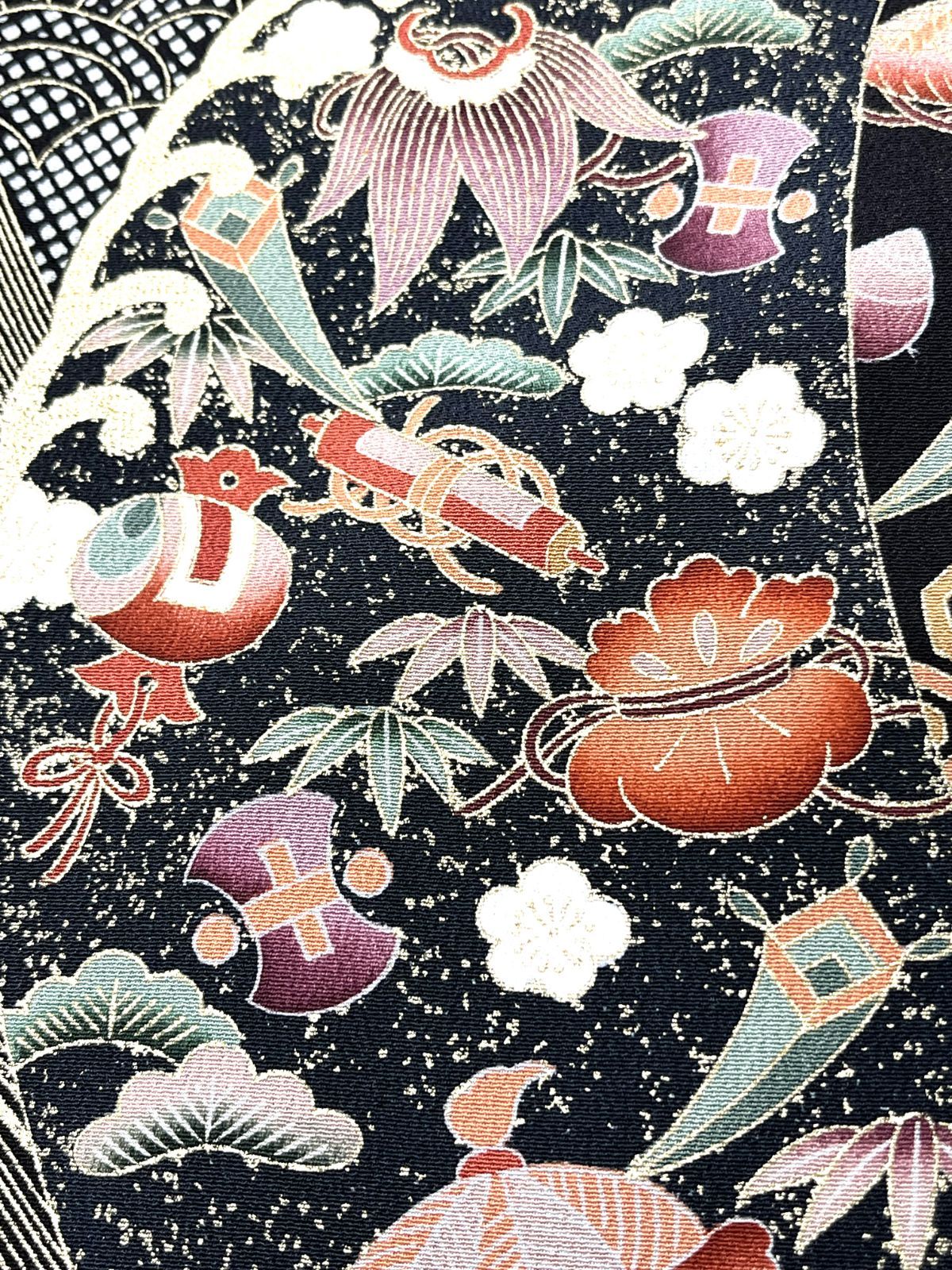 トールサイズ 黒留袖 未使用 仕付け付き 刺繡 金糸 正絹？ 5つ紋 身丈