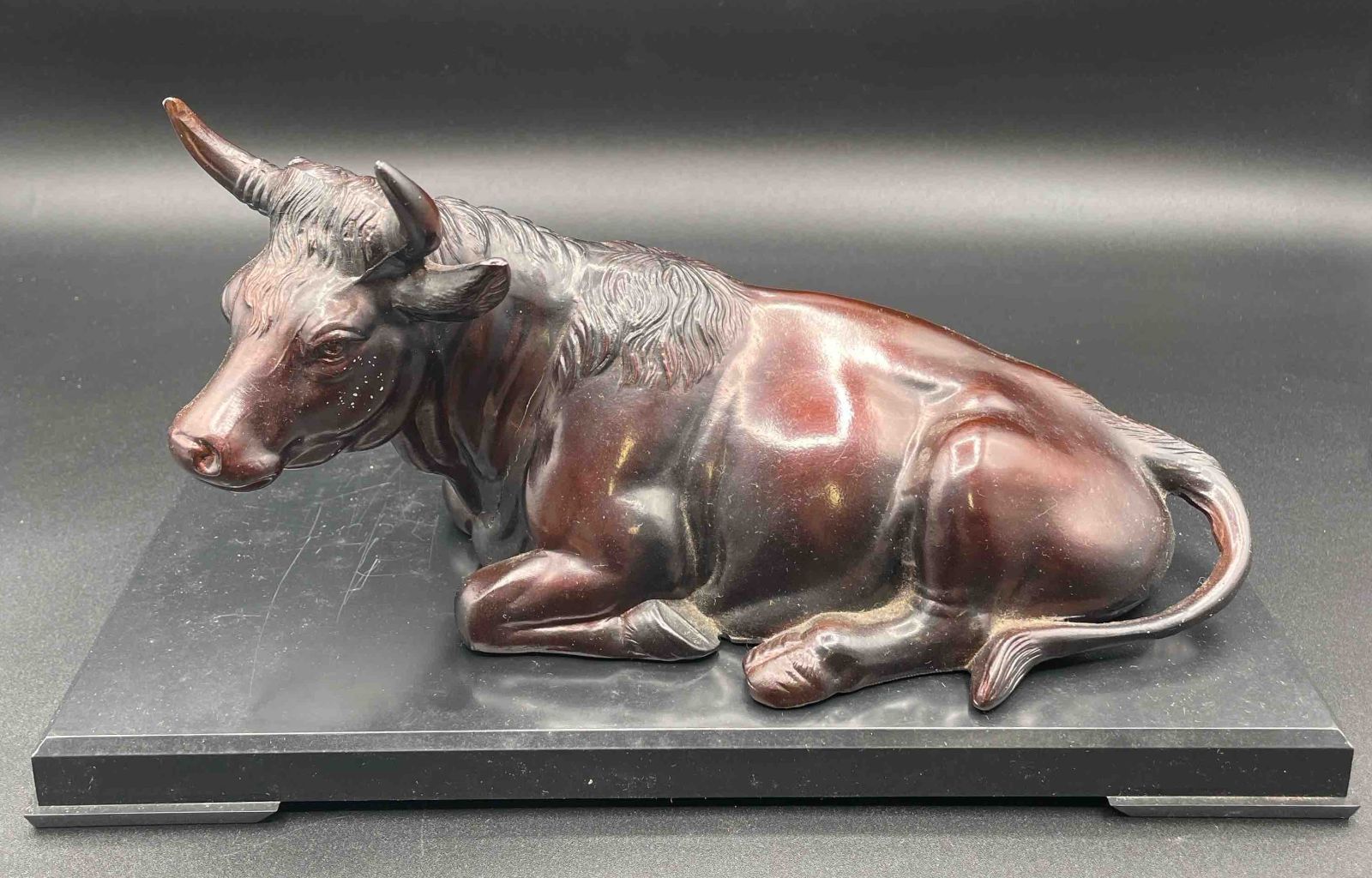 日展作家 村田宏 作 鋳銅製 牛 置物 座牛 高岡銅器 雄壮 吉祥 縁起物