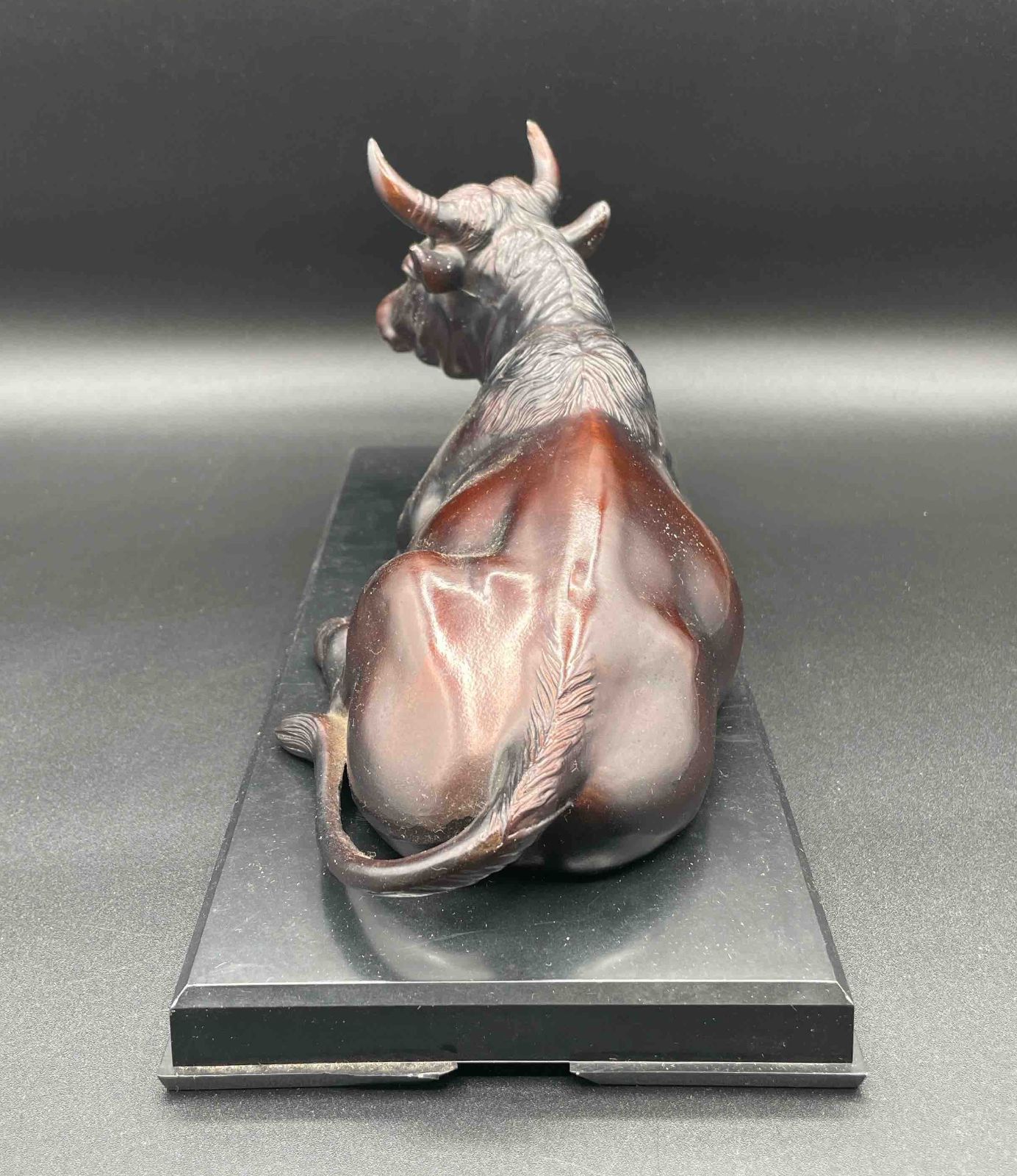 日展作家 村田宏 作 鋳銅製 牛 置物 座牛 高岡銅器 雄壮 吉祥 縁起物