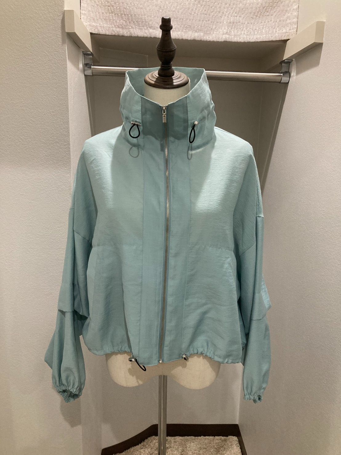 【LIMITED CLEARANCE】50%OFF→【新品タグ付】定価18480円 アンナケリー スタンドカラー ドロスト ブルゾン 38 ミント グリーン ジャケット ライトアウター ANNA KERRY