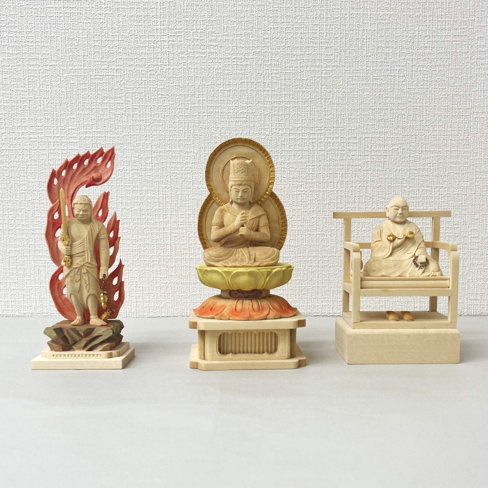 【アウトレット】仏像 真言宗 3体セット 2.0寸 大日如来 不動明王 弘法大師 最大高さ17.9cm 白木 木彫 色付き 彩色