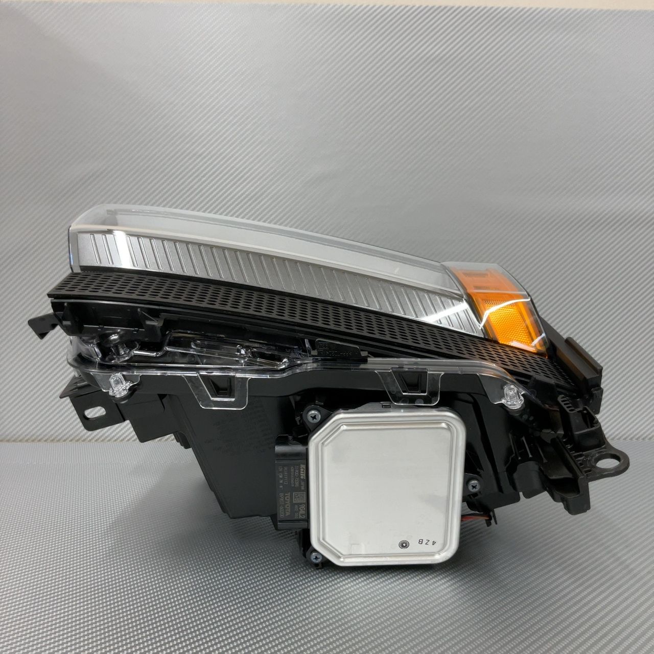 ランドクルーザー250 純正LEDヘッドライト 左右セット（角目） 美品 