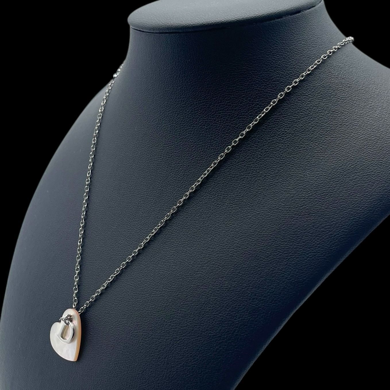 Christian Diorシェルハート型チャーム付きロングネックレス Christian Dior クリスチャンディオール ネックレス ハート シェル D