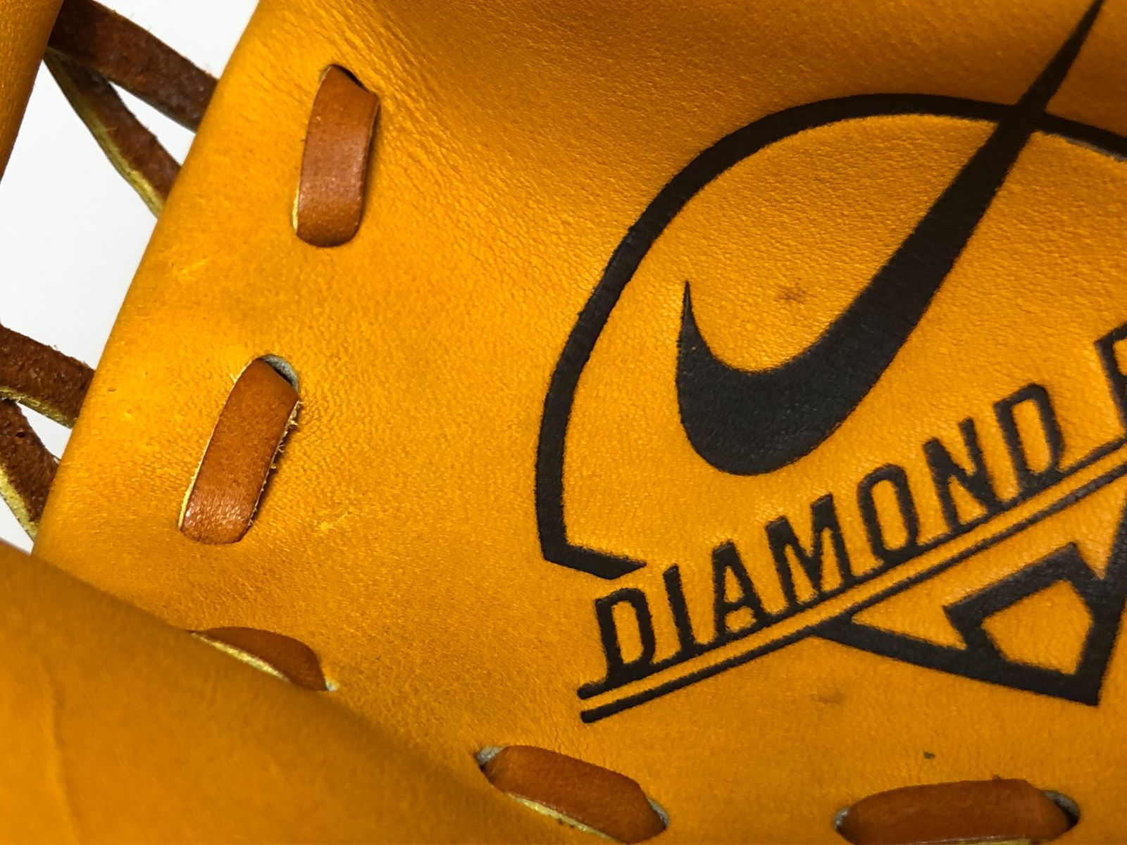 ロゴタグ付き NIKE ナイキ DIAMOND PRO J 1125J 軟式 内野手用