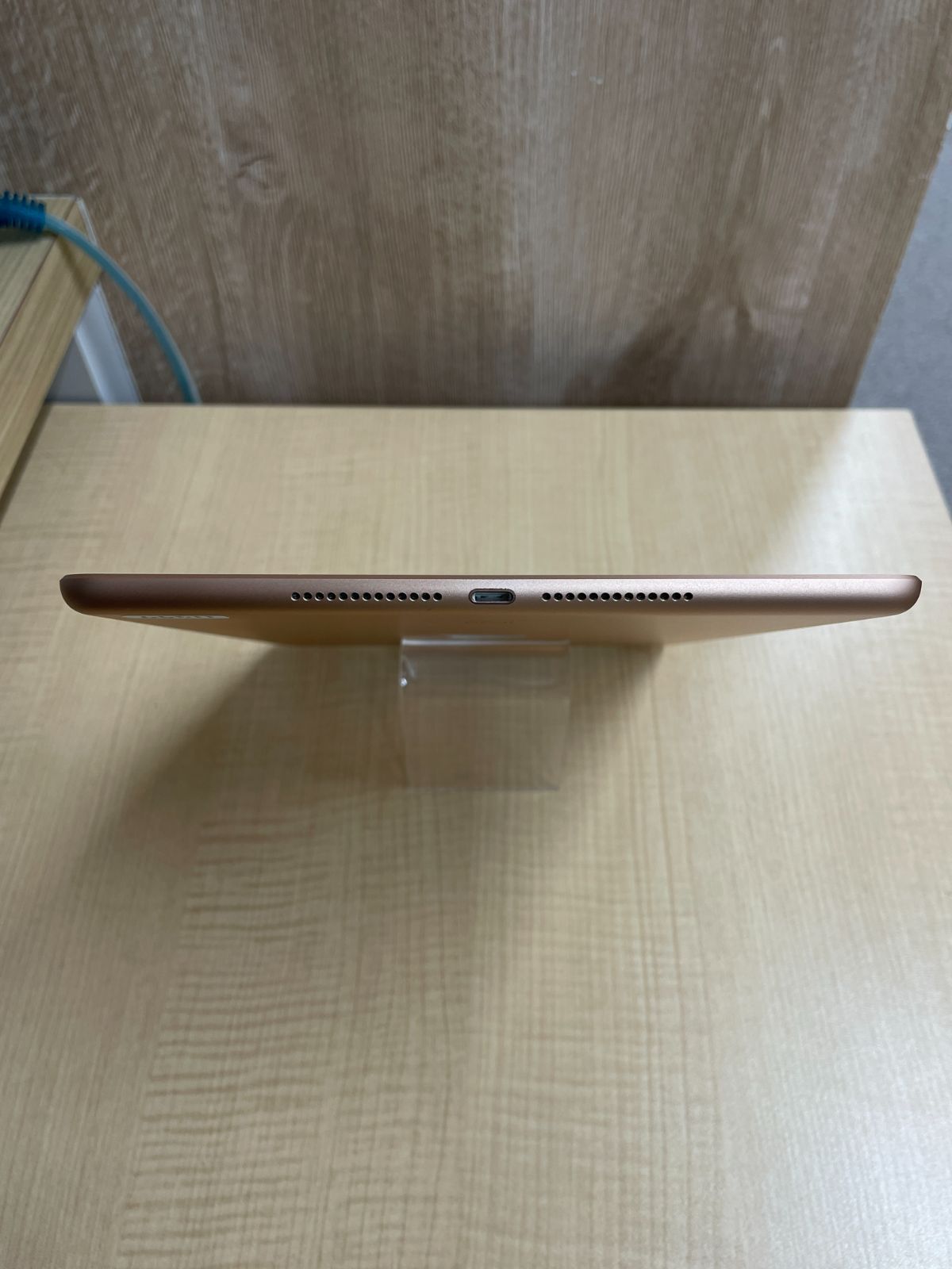 iPad6 本体 32GB WiFi+Cellularモデル ゴールド - メルカリ