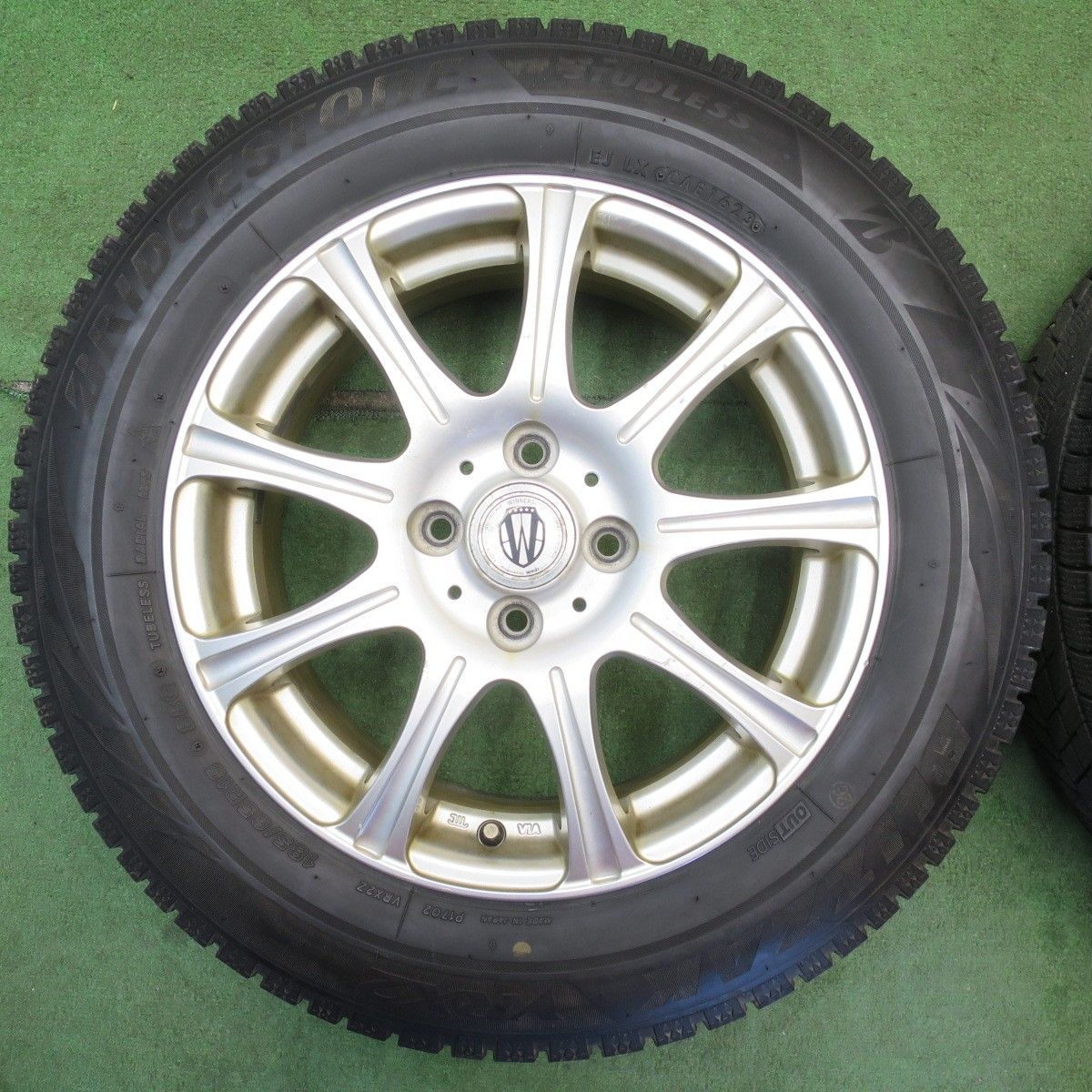 ブリジストン　vrx2  2023年製　9.5割溝 バリ溝！25年！9.5分☆スタッドレス 185/65R15 ブリヂストン