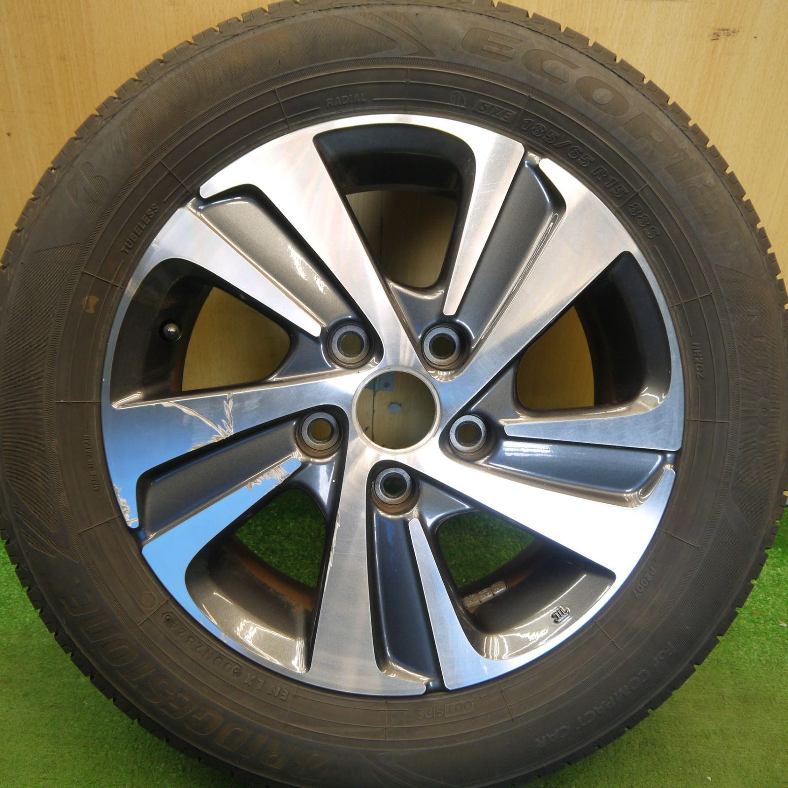 バリ溝！24年！9分！1本☆ホンダ フリード 純正 185/65R15