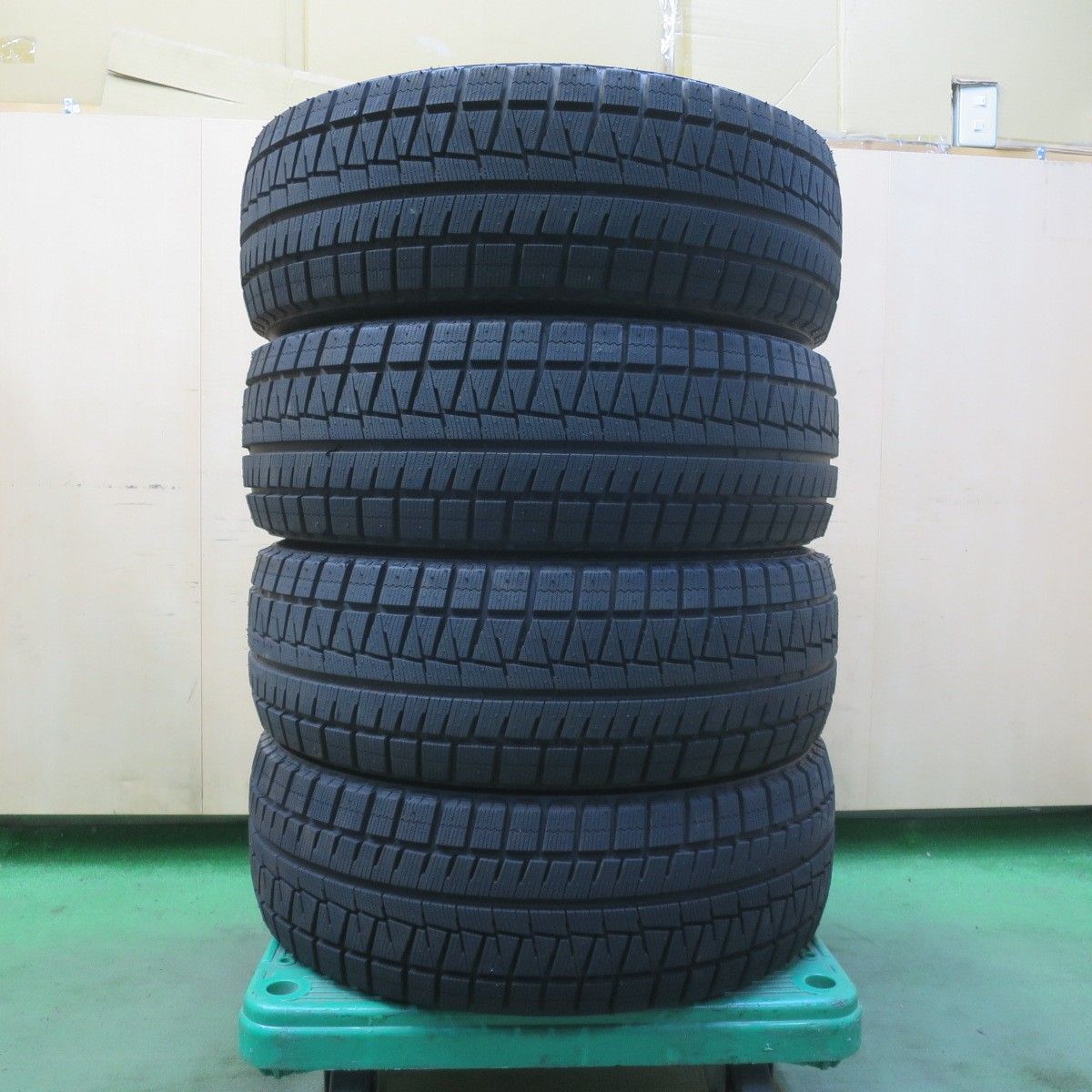 ほぼ未使用！24年☆スタッドレス 225/45R18 ブリヂストン アイス 