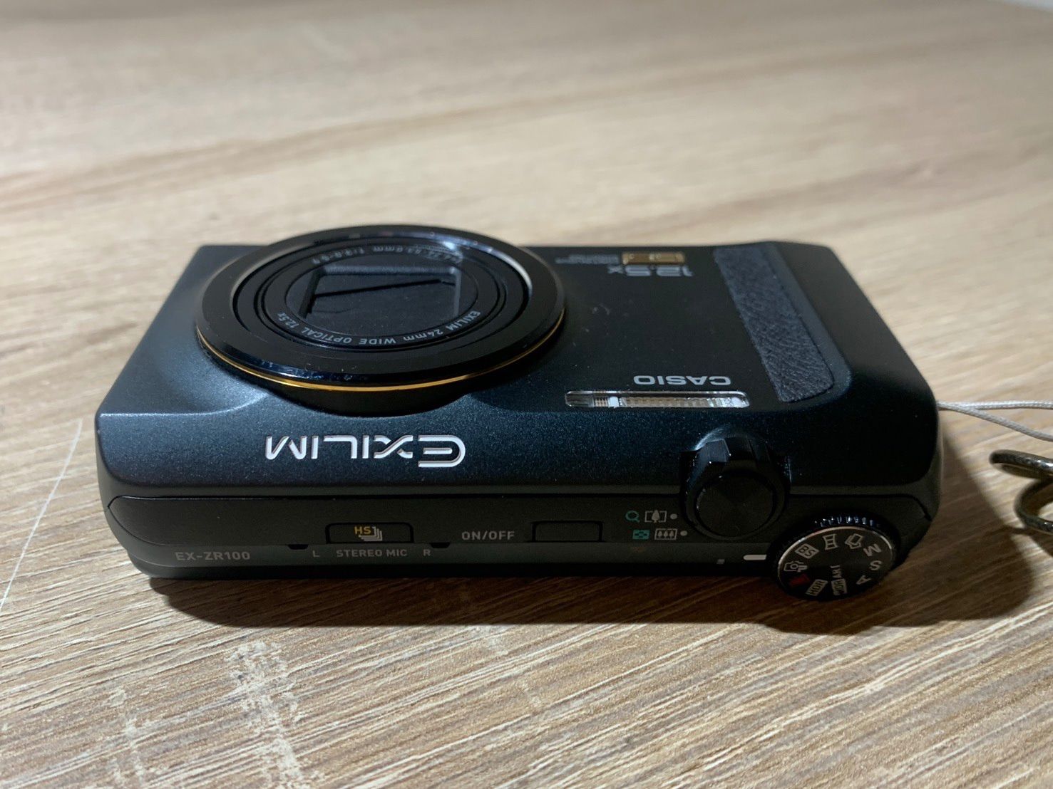 0991 Casio EXILIM EX-ZR100 ブラック デジカメ 動作確認済み やや訳