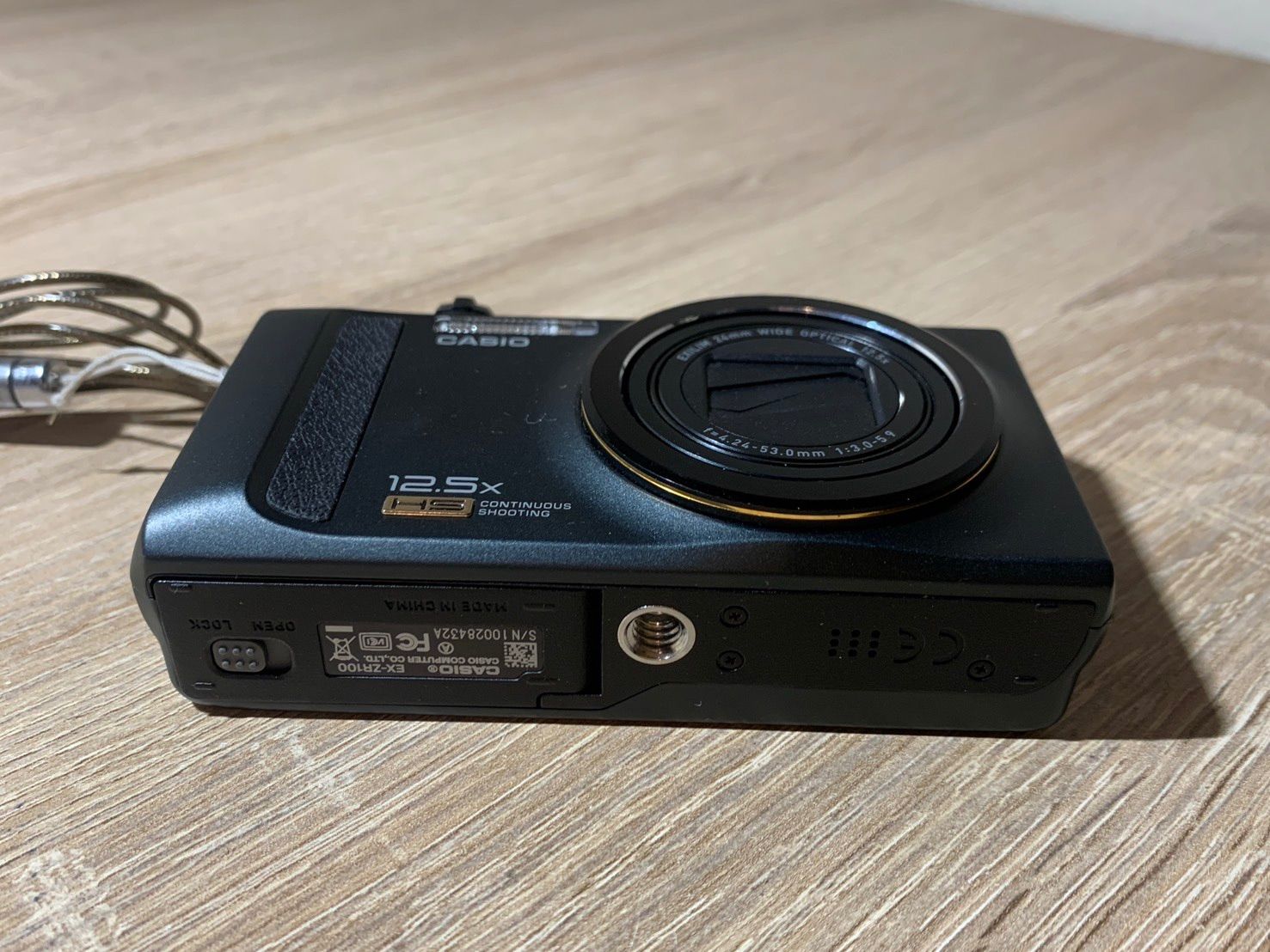 0991 Casio EXILIM EX-ZR100 ブラック デジカメ 動作確認済み やや訳