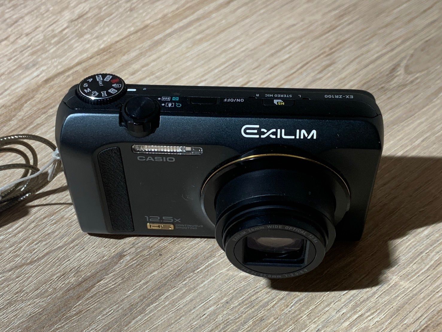 0991 Casio EXILIM EX-ZR100 ブラック デジカメ 動作確認済み やや訳