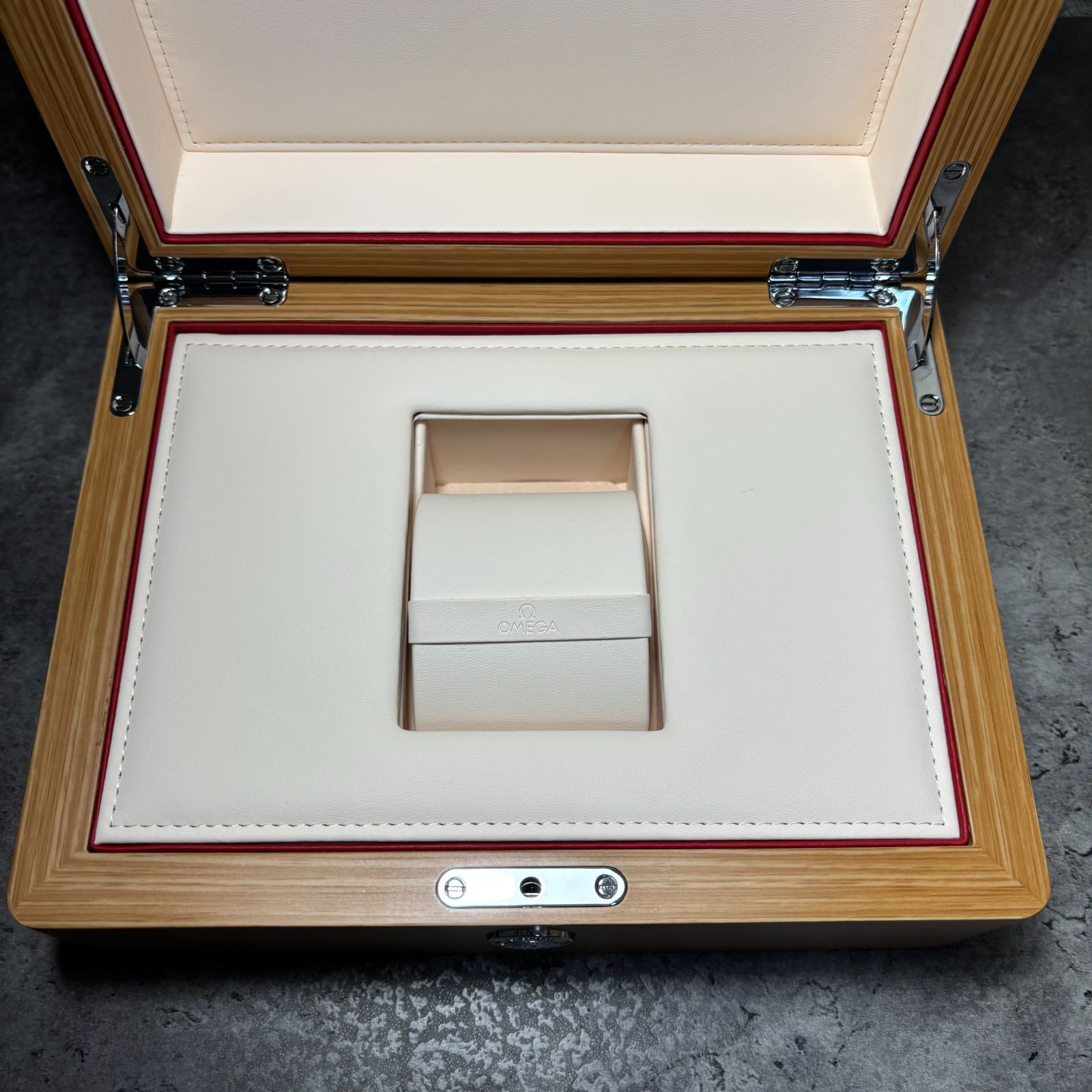 オメガ OMEGA 空箱 腕時計ケース BOX カードケース付 - メルカリ
