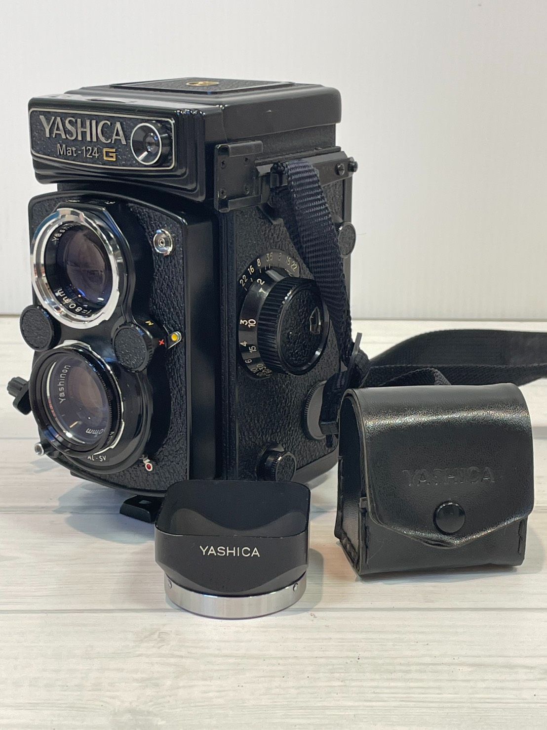【塩】外観美品 Yashica ヤシカ Mat-124 G Yashinon 80mm F3.5 二眼レフ レンズふたあり【23833CK】E22