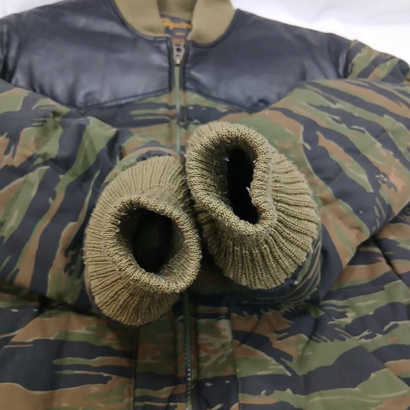 ヒステリックグラマー　ダウンジャケット　レザー　迷彩　CAMO ヒステリックグラマー タイガー カモフラ 柄 レザー ヨーク ダウン