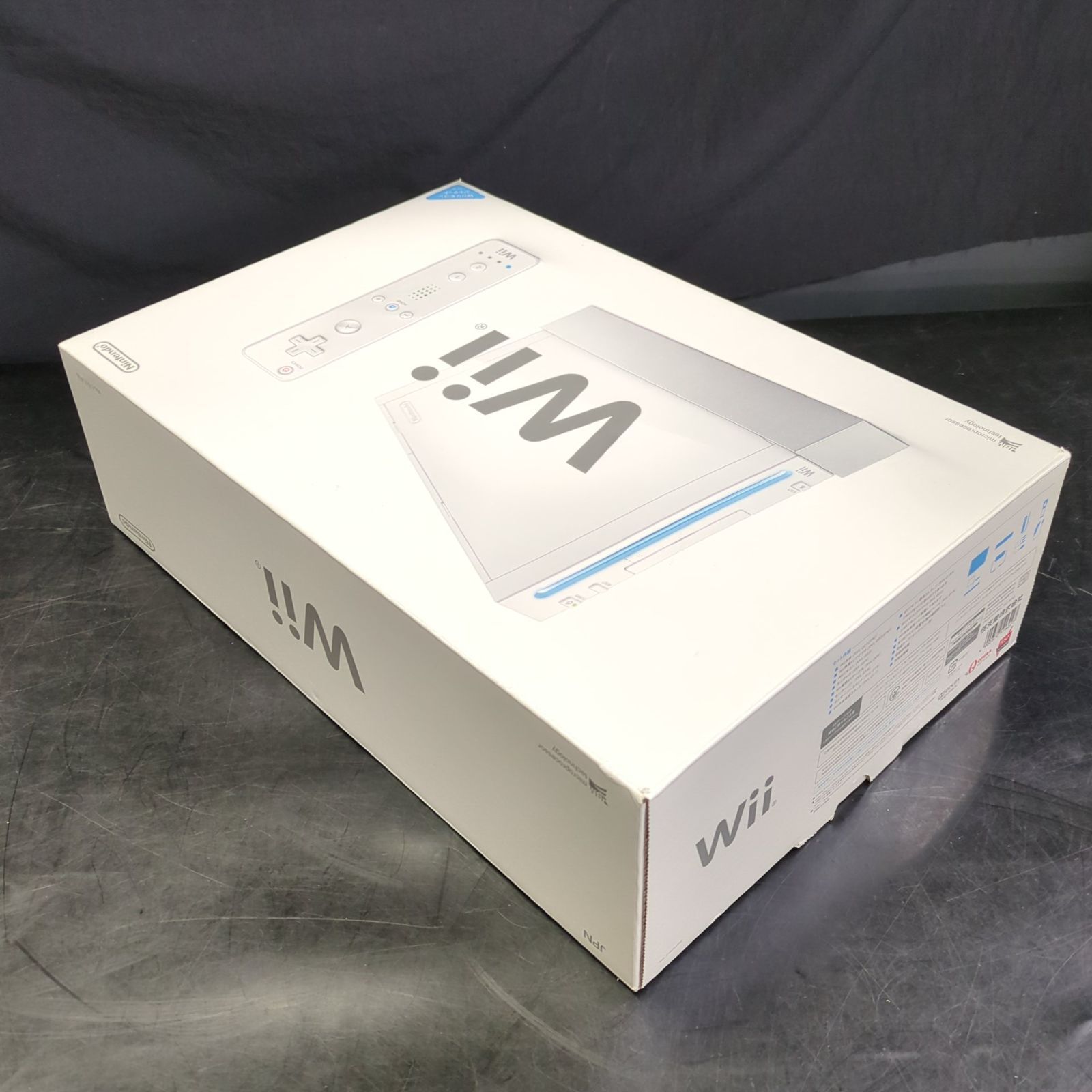 D15813】ジャンク Wii 2台 周辺機器 コントローラー ソフト 1台分箱 