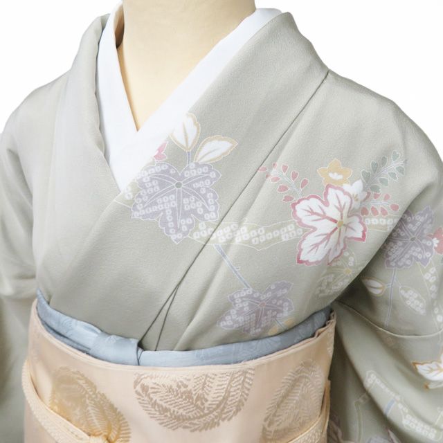 訪問着 着物 中古 正絹 袷 フォーマル 金駒刺繍 花の図 裏葉柳色 多色