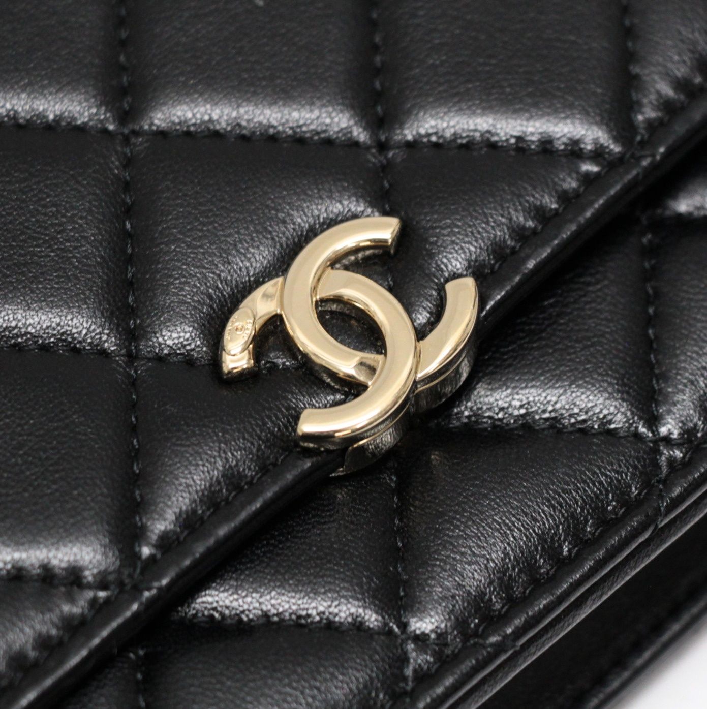 シャネル CHANEL マトラッセ トップハンドル チェーンウォレット ラム