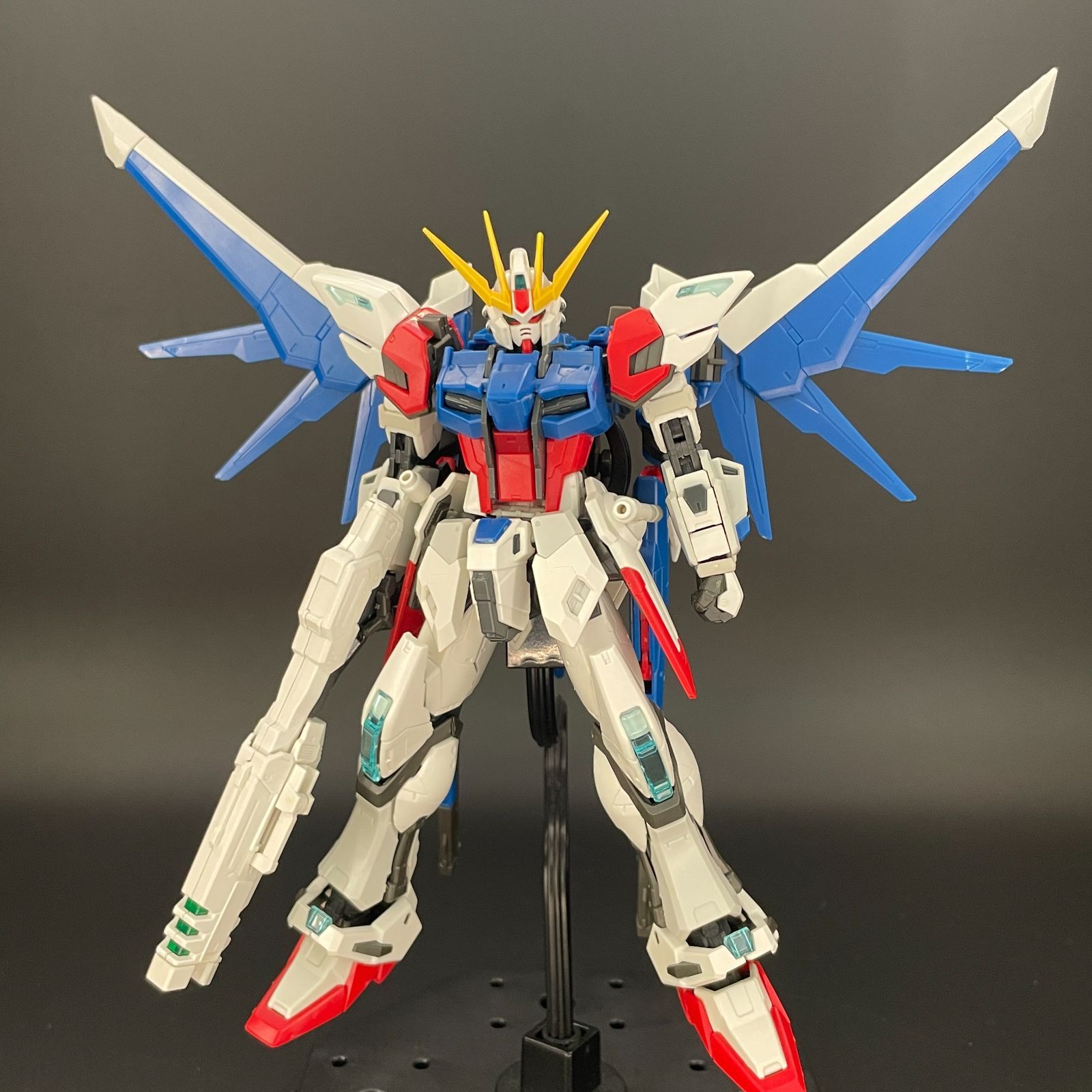 ガンプラ【中古品/キズ、欠品、汚れ】 RG 1/144 GNT-0000 ダブルオー ガンプラ【中古品/キズ、欠品、汚れ】 RG 1/144 GNT-0000 ダブルオー