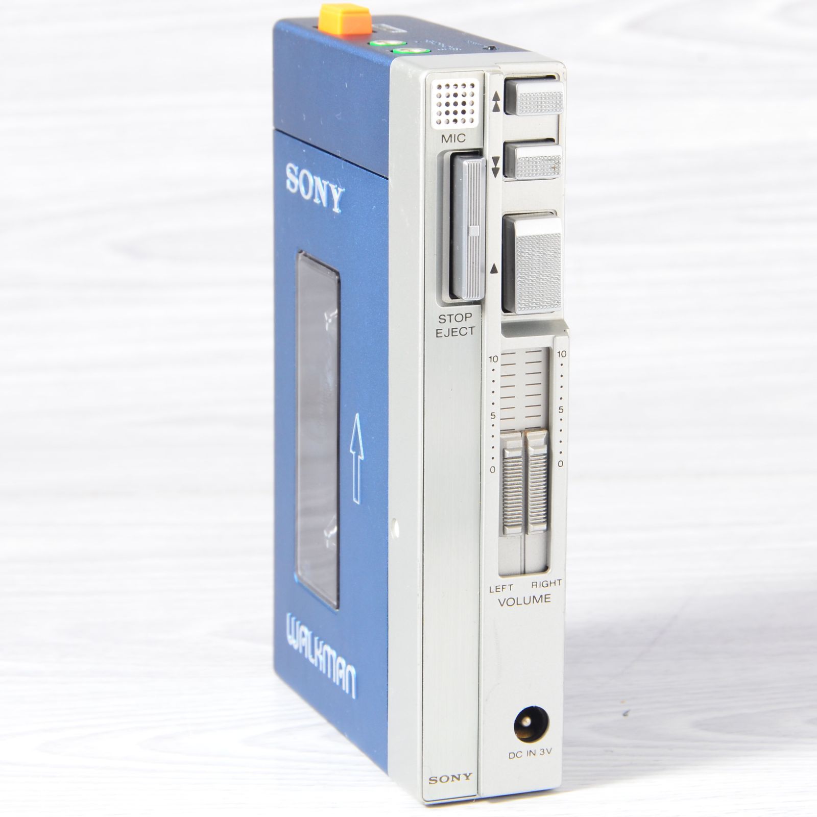 SONY 初代WALKMAN TPS-L2 後期型 ソニーカセットウォークマン ケース付 SONY 初代WALKMAN TPS-L2 後期型 ソニーカセットウォークマン ケース付